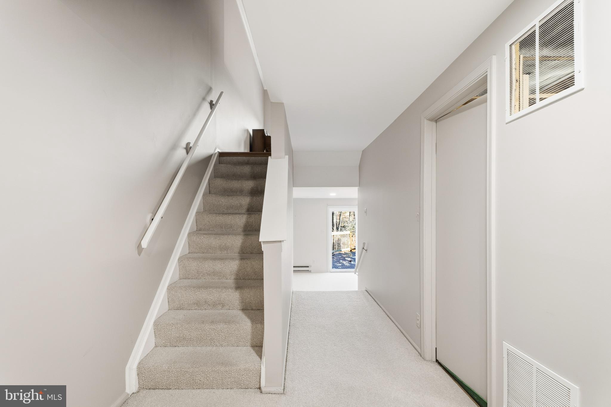 SUMMIT CHASE - Residential Lease