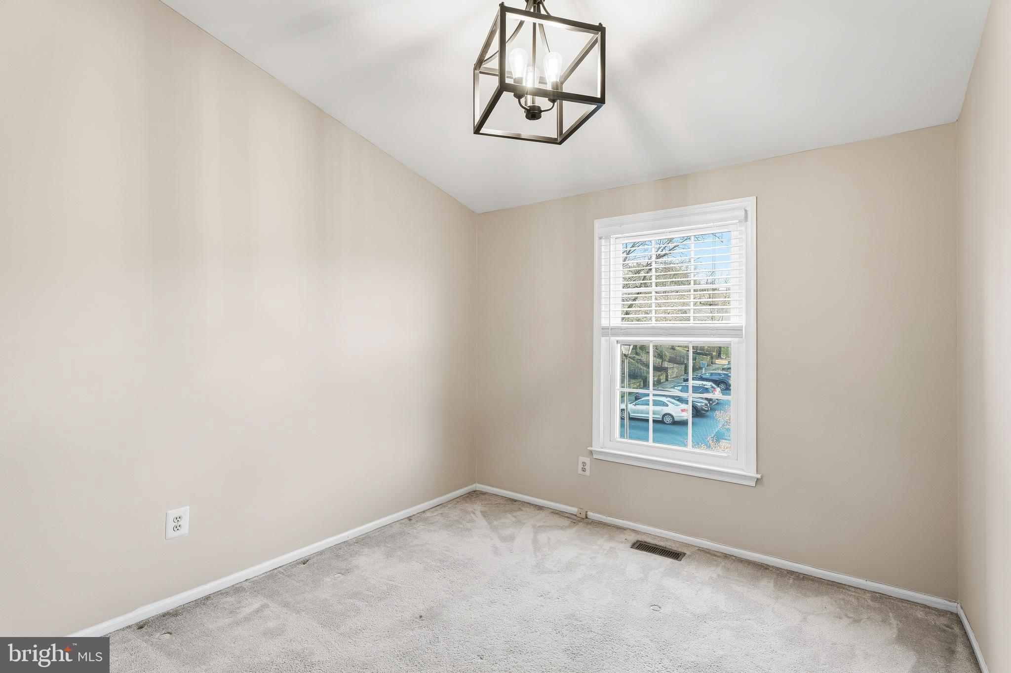 SUMMIT CHASE - Residential Lease