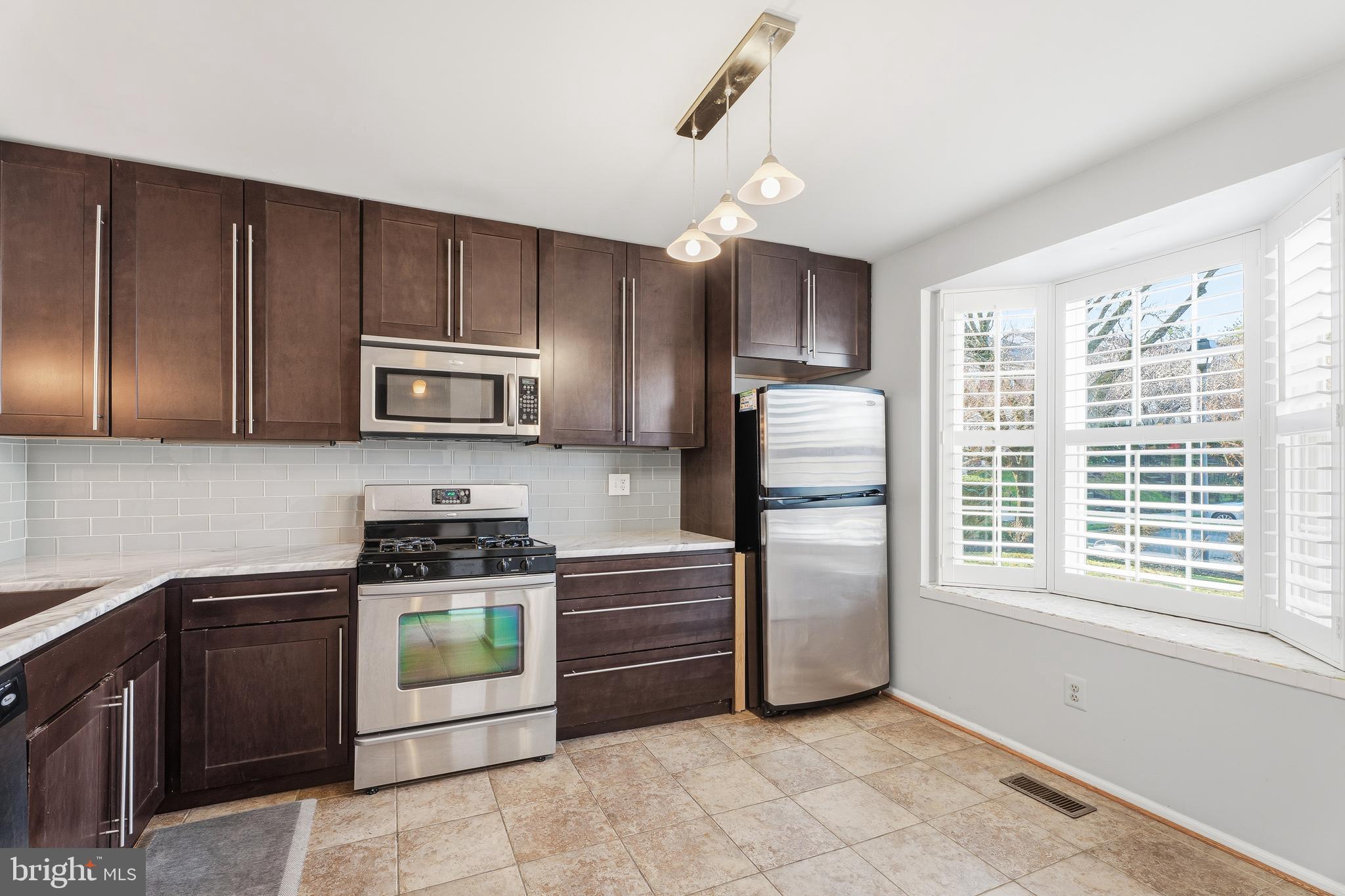 SUMMIT CHASE - Residential Lease