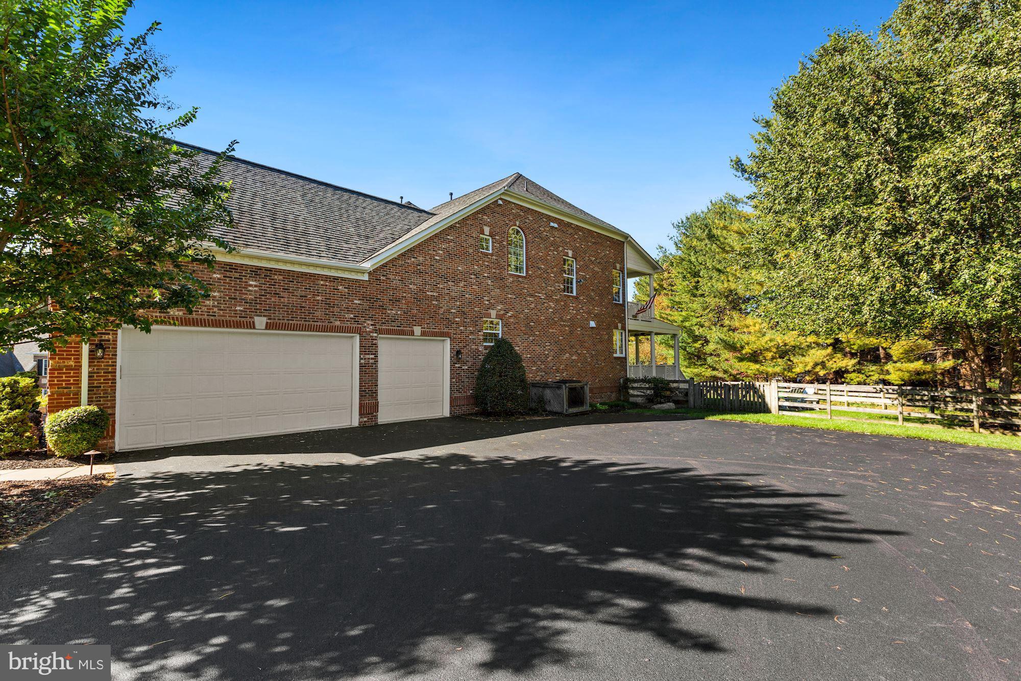 ROBERTS LANDING - Residential