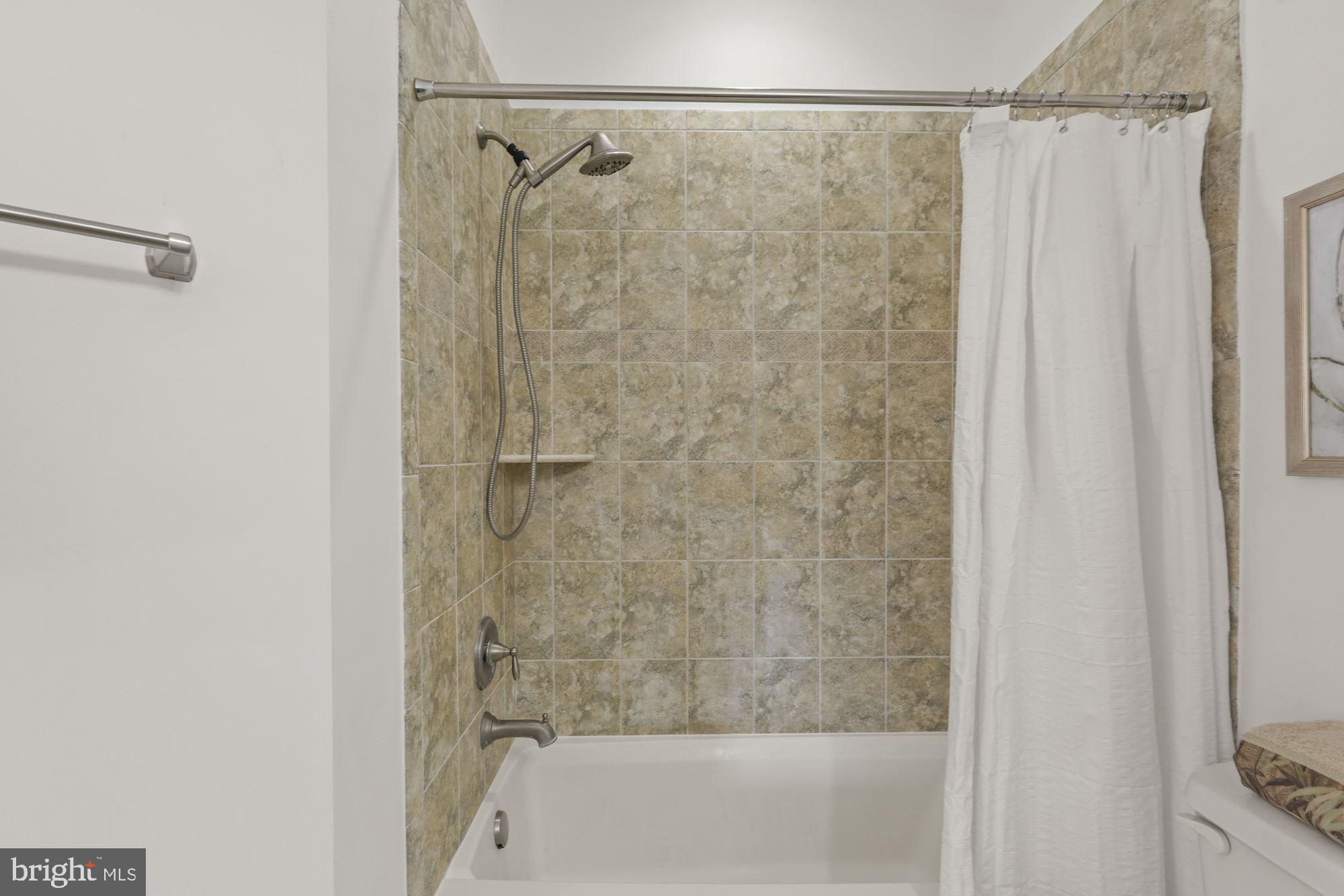 ROBERTS LANDING - Residential