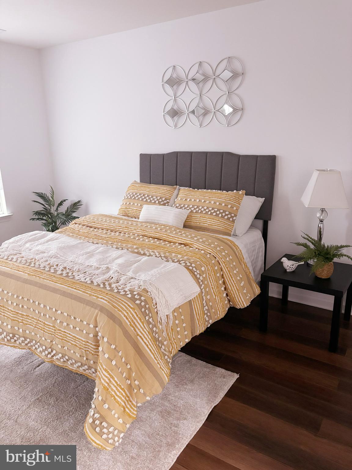 VILLAGES AT PARKE PL - Residential