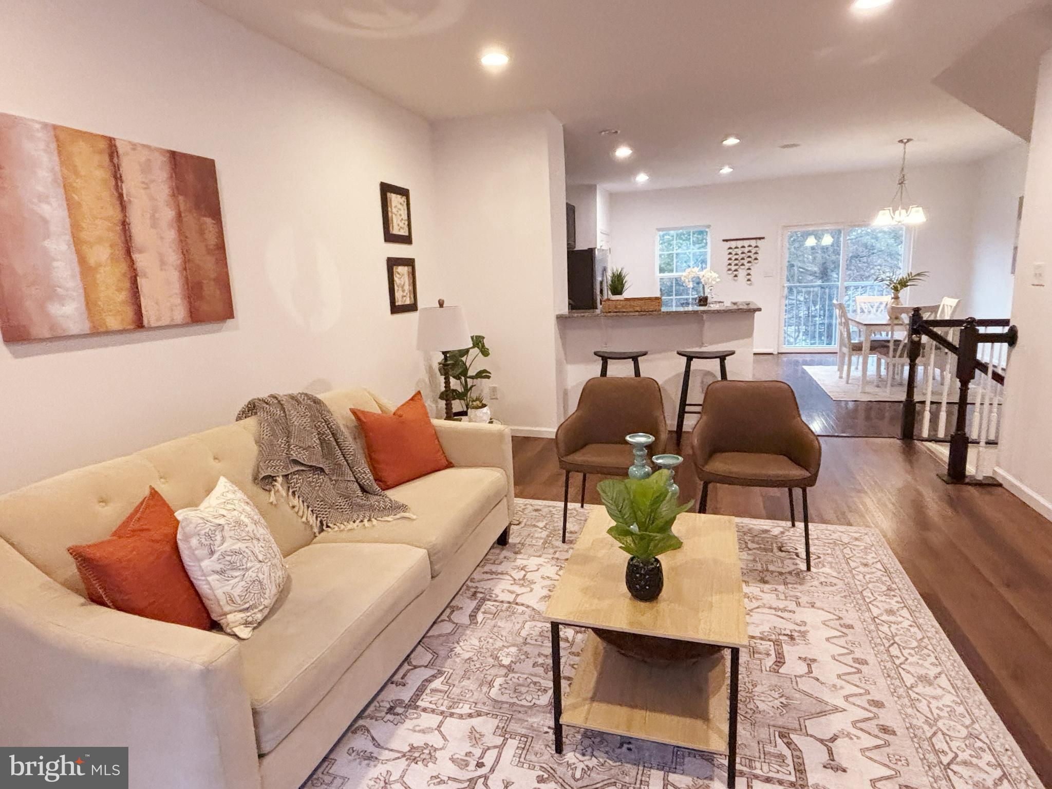 VILLAGES AT PARKE PL - Residential