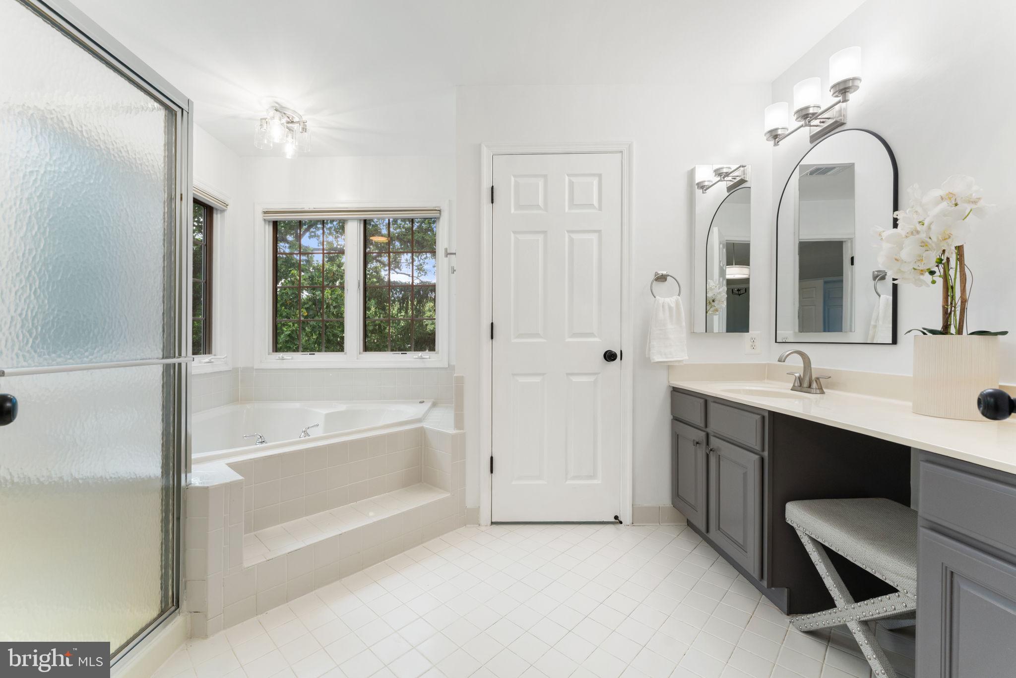 RANDOM HILLS LAND BAY - Residential