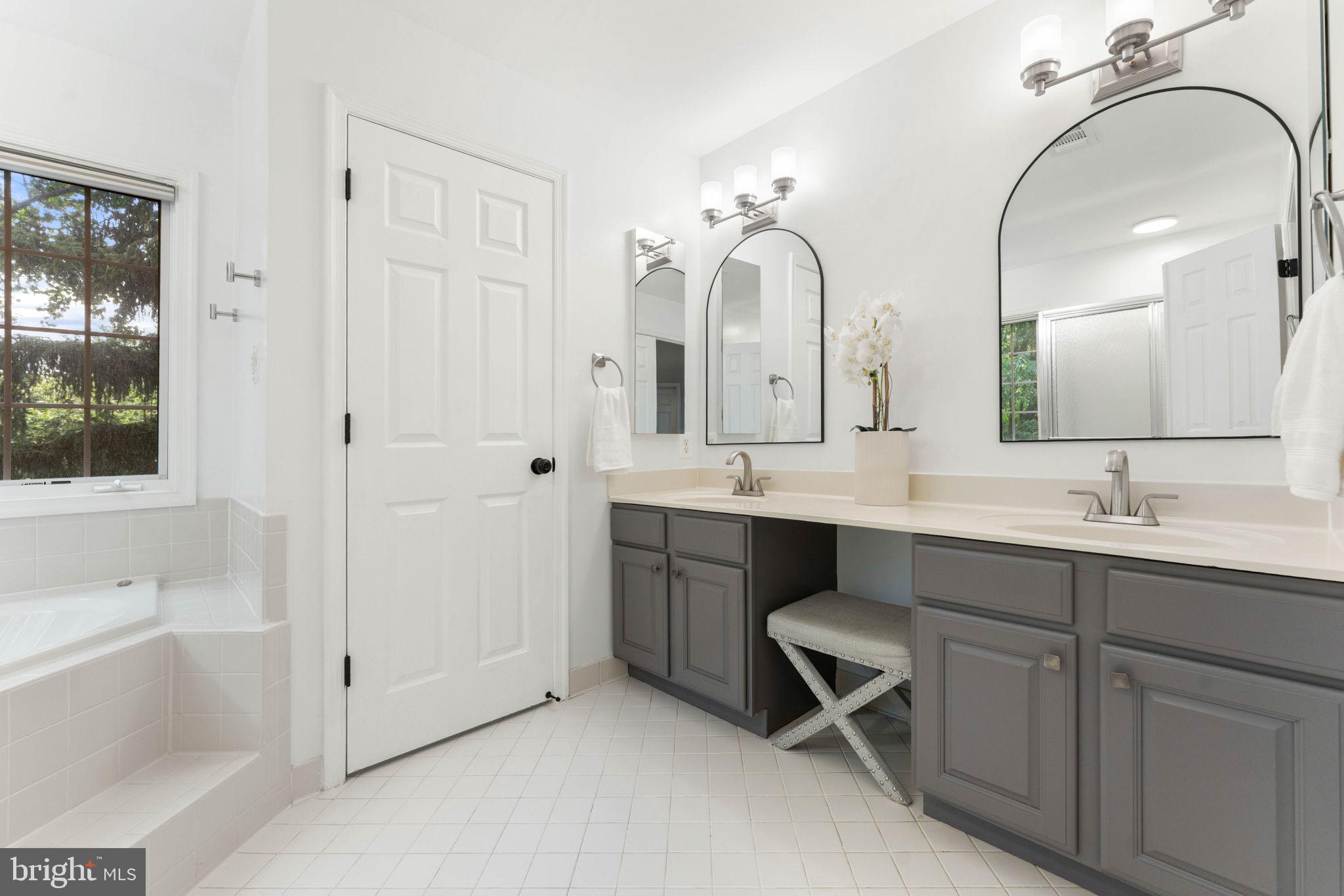 RANDOM HILLS LAND BAY - Residential