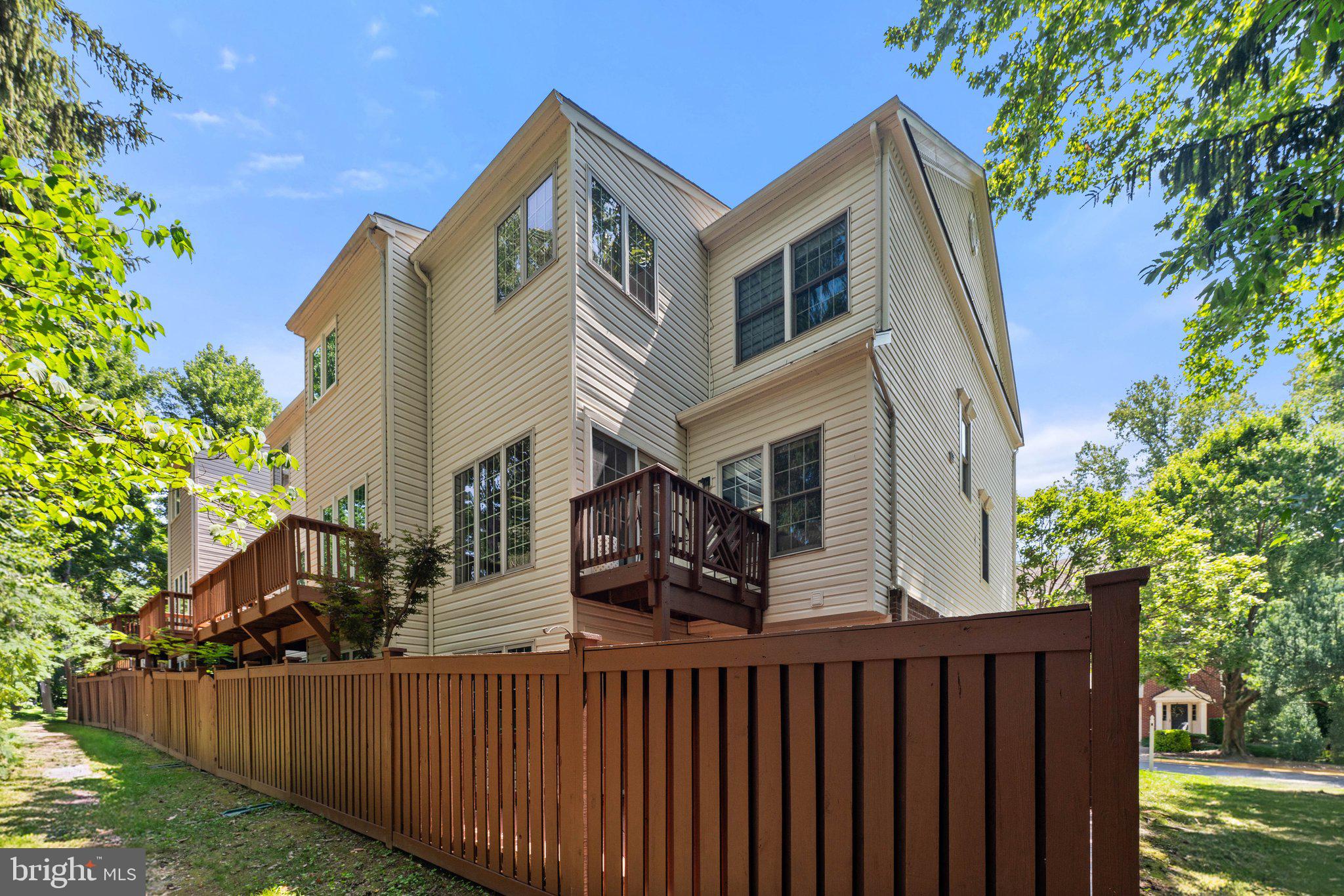 RANDOM HILLS LAND BAY - Residential