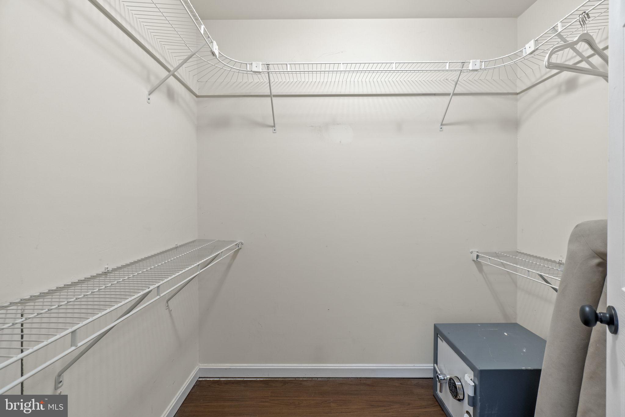 DUTCH HOLLOW - Residential