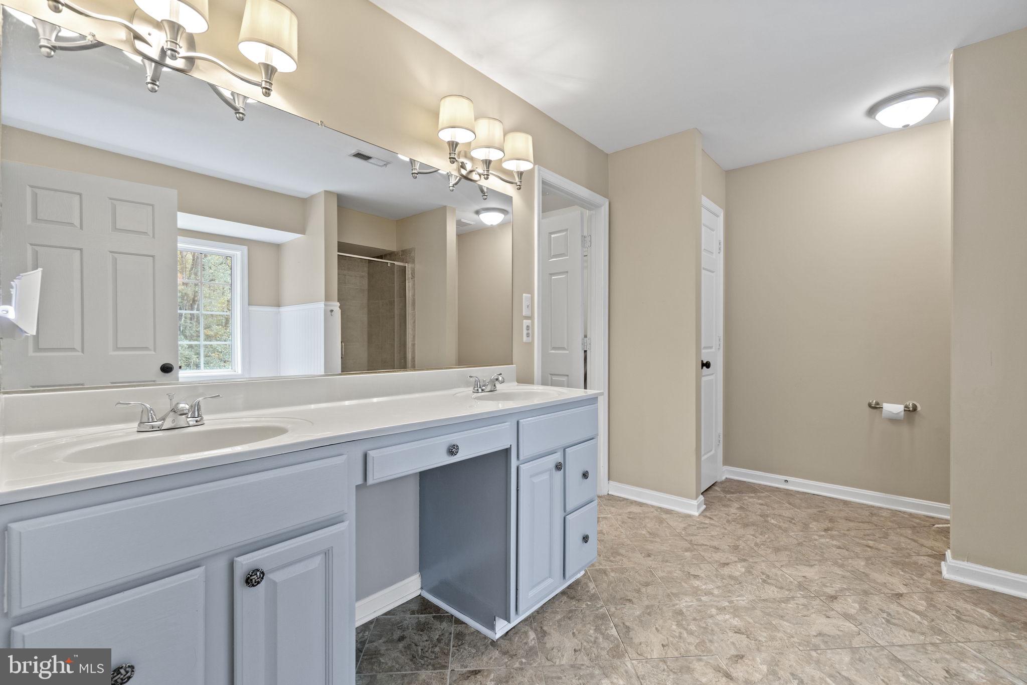 DUTCH HOLLOW - Residential