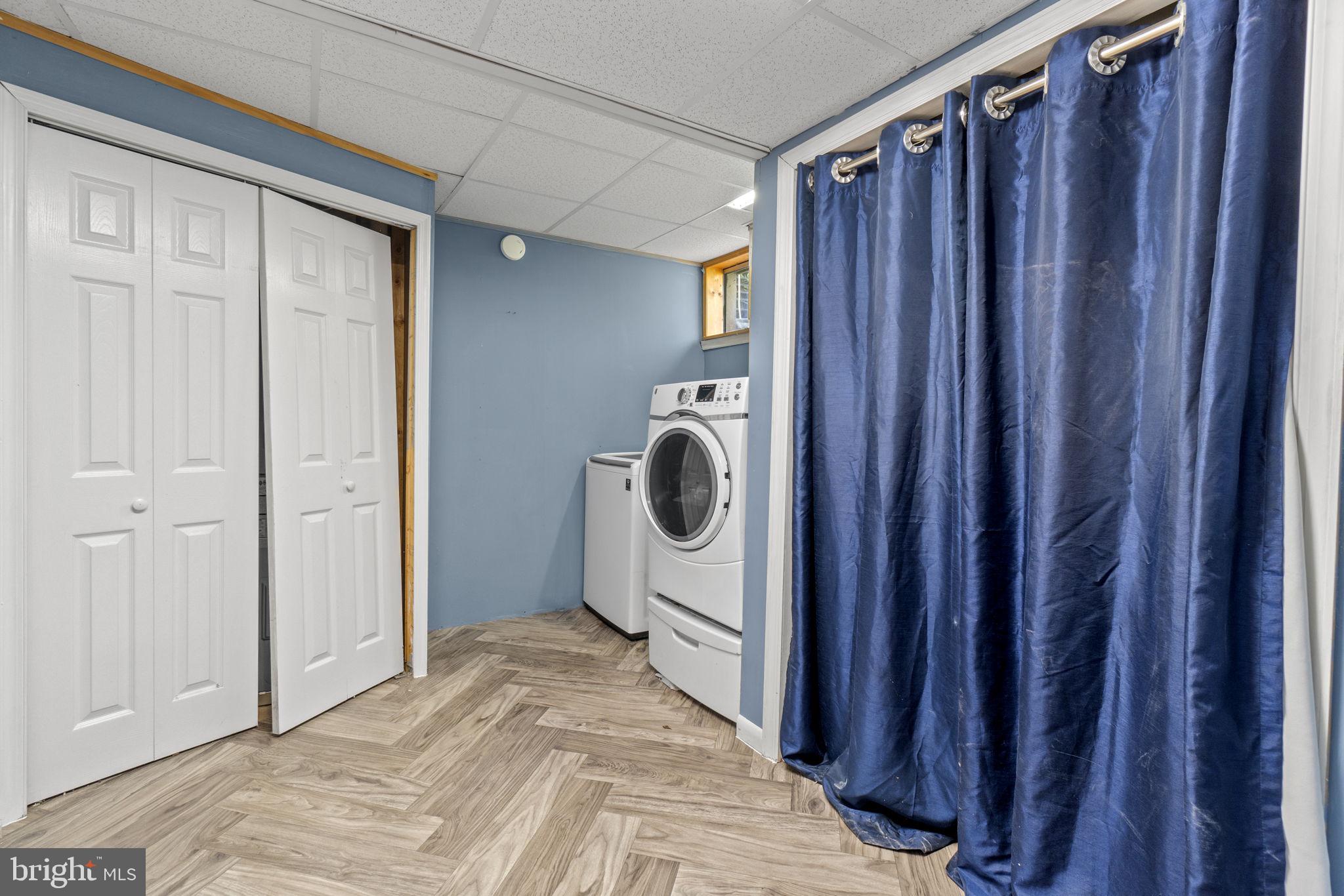 DUTCH HOLLOW - Residential