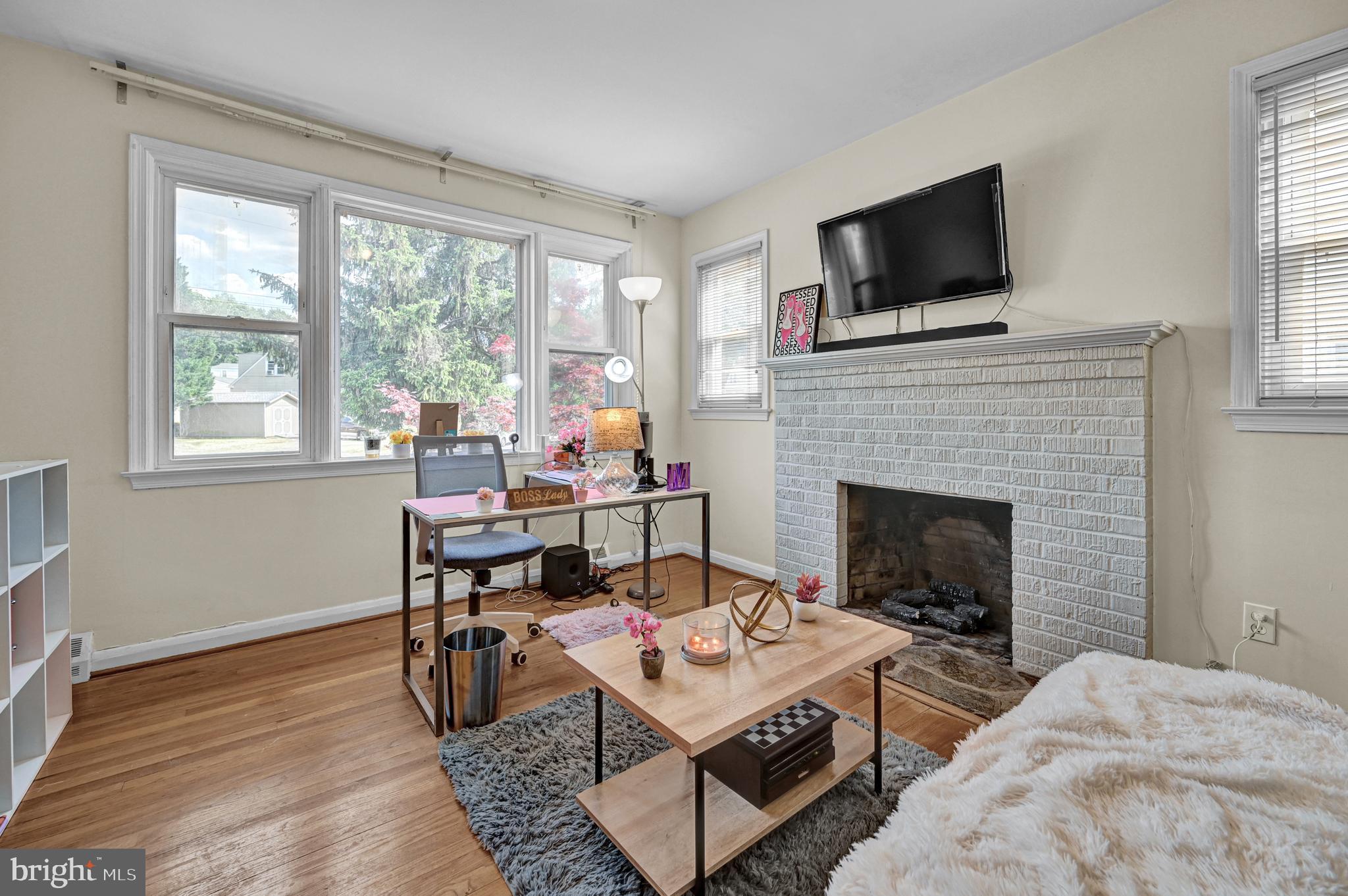 WILLOWDALE - Residential