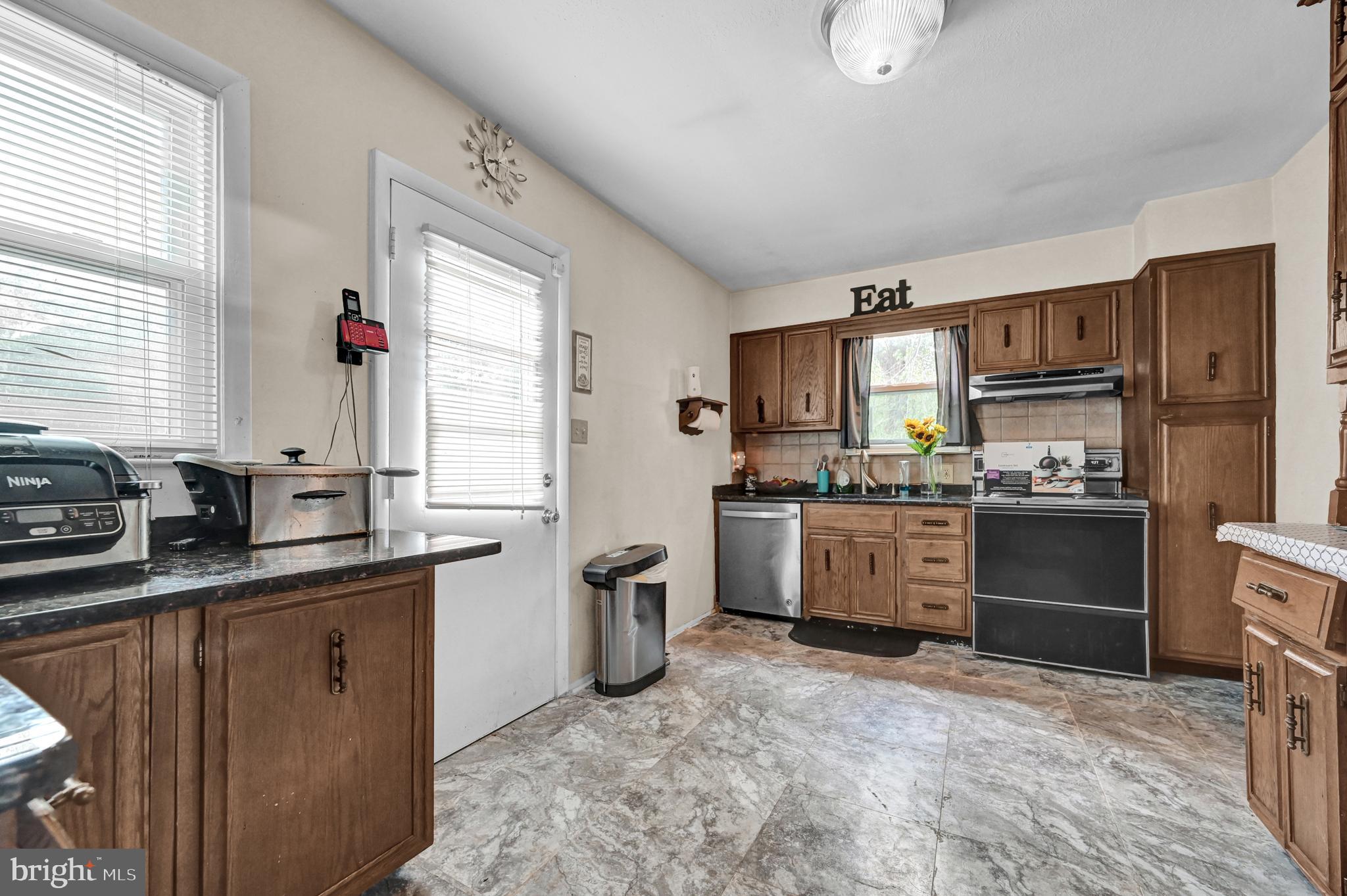 WILLOWDALE - Residential