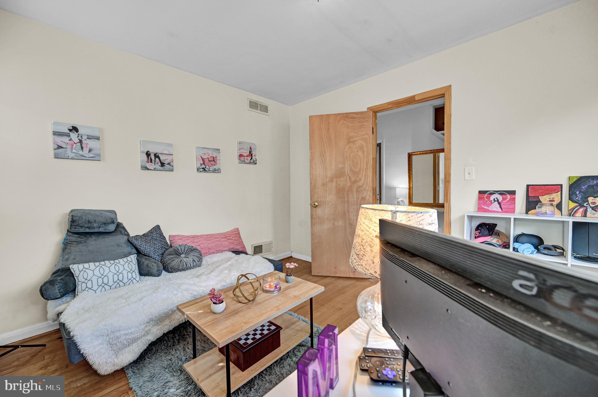 WILLOWDALE - Residential