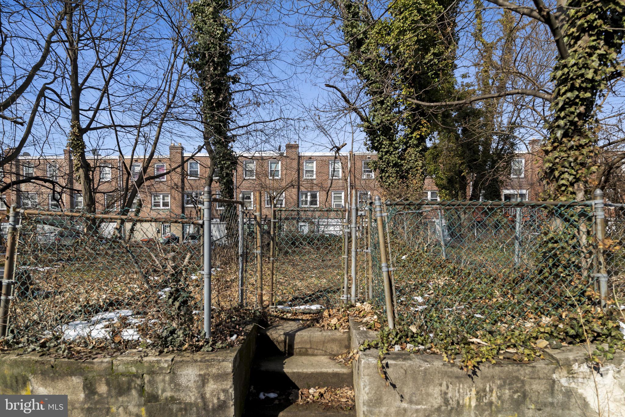 EDGEMONT PARK - Residential