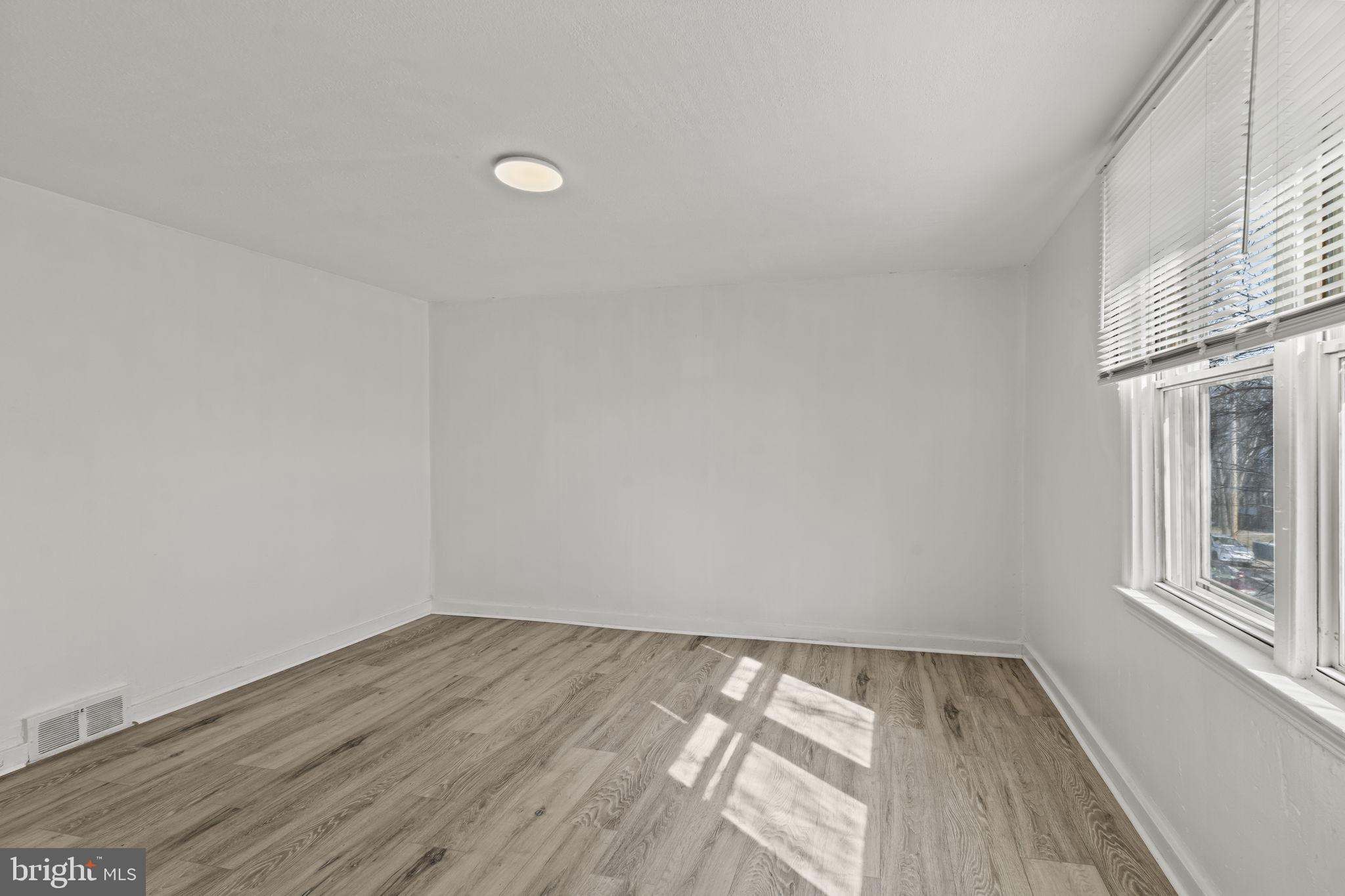 EDGEMONT PARK - Residential