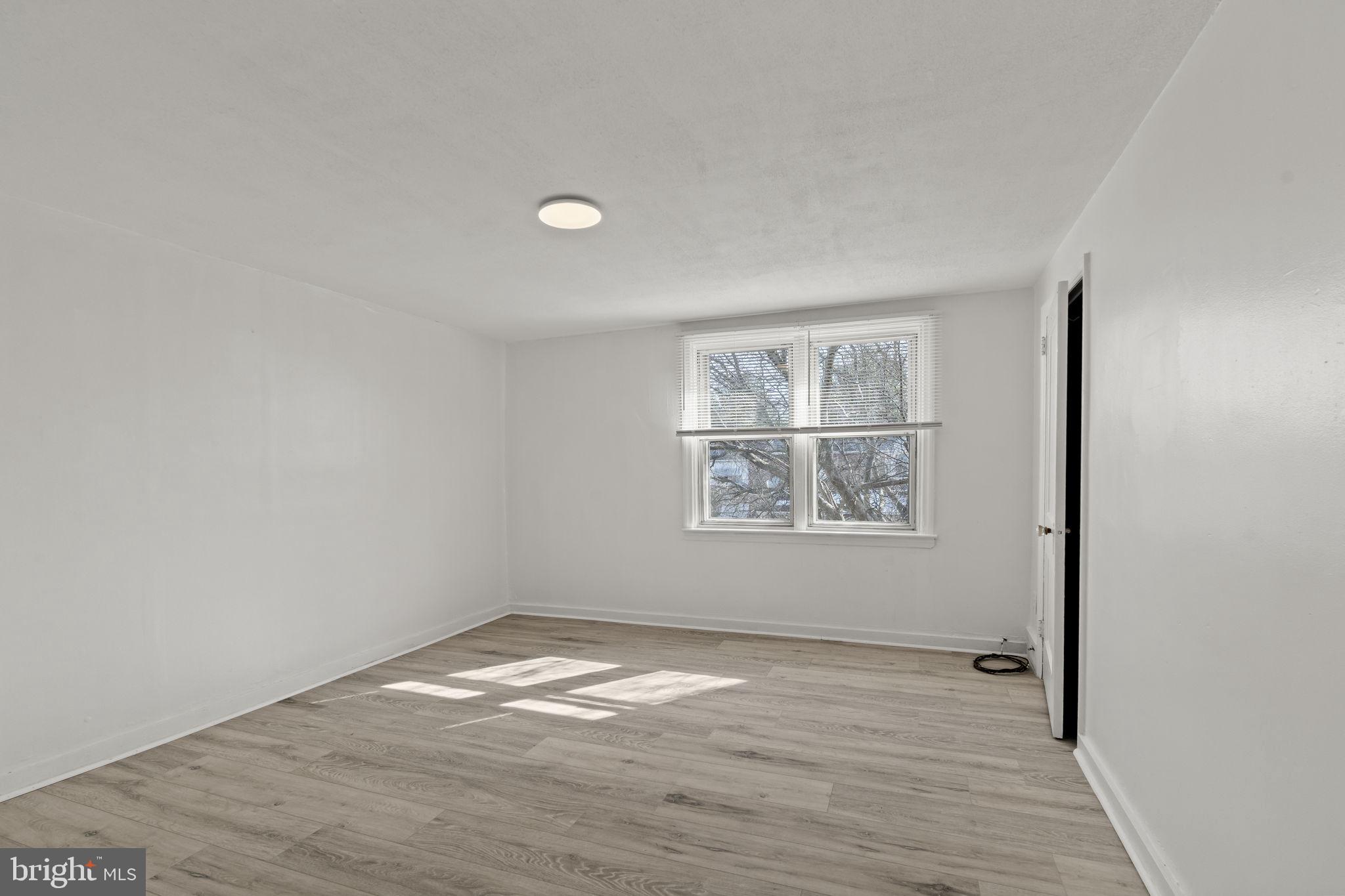 EDGEMONT PARK - Residential