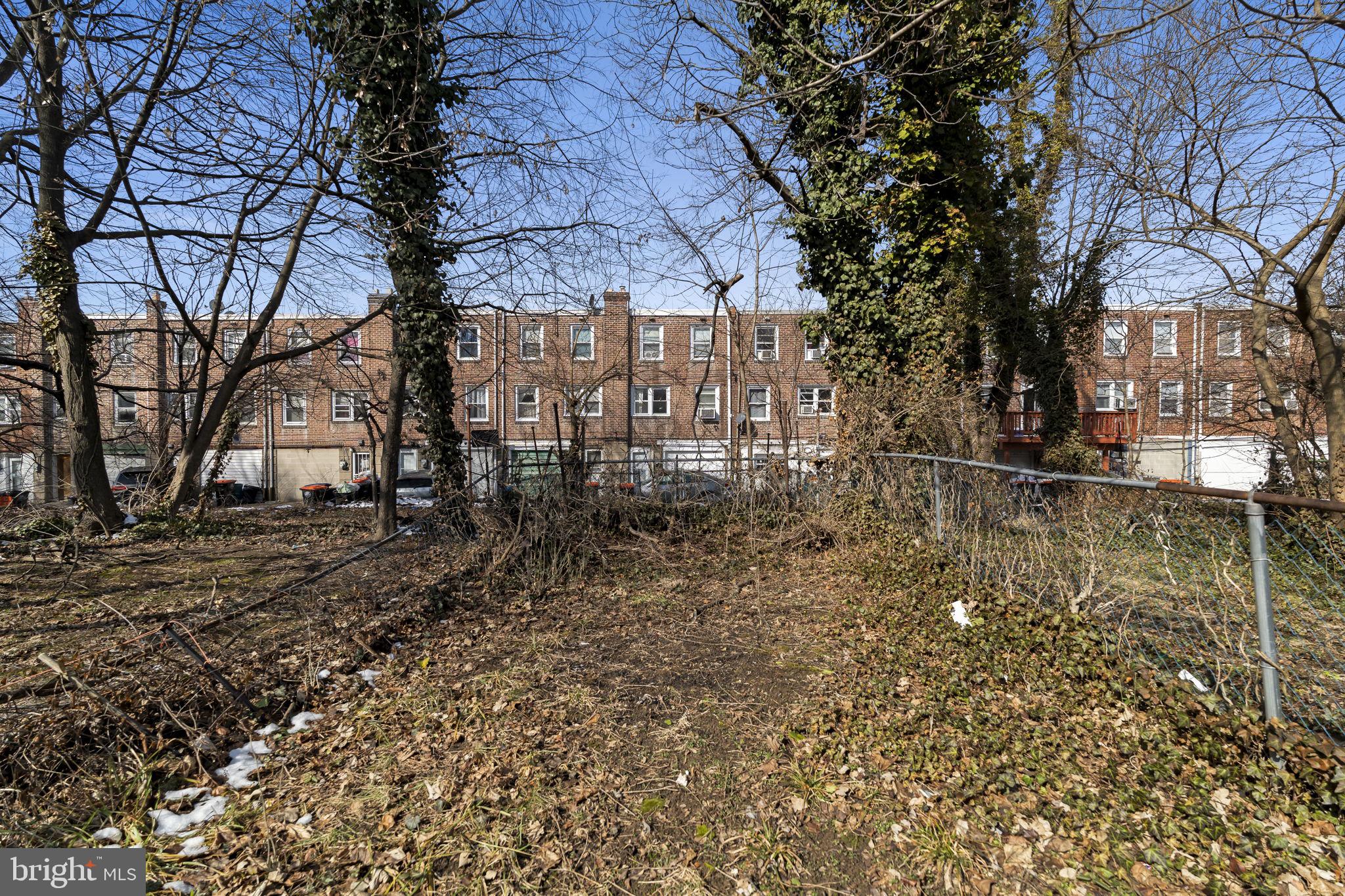 EDGEMONT PARK - Residential