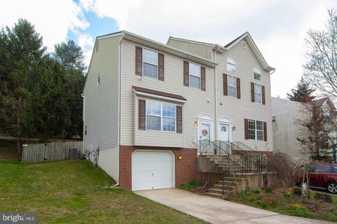 Townhouse For Sale - 393 Juliet Lane<br/> WESTMINSTER, MD 21157