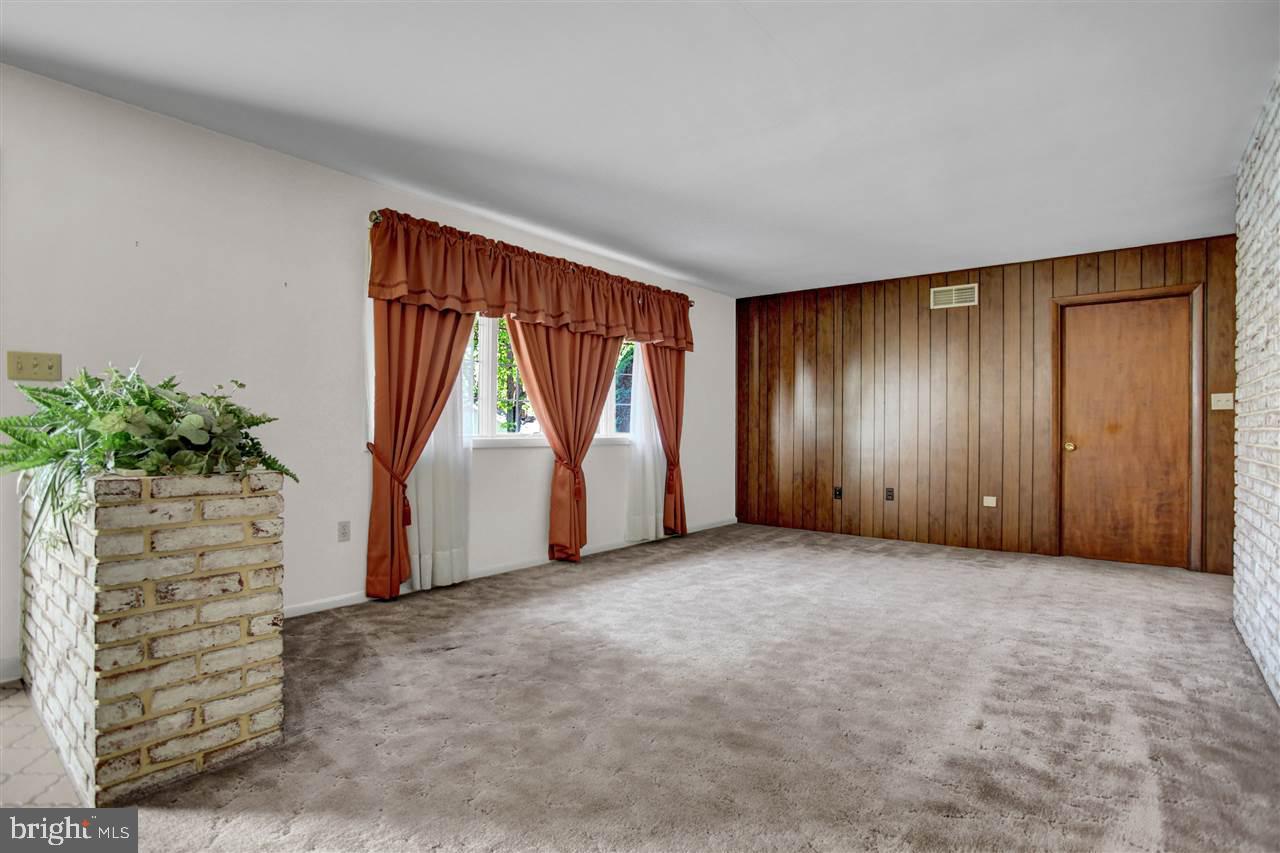 REIS ACRES ESTATES - Residential