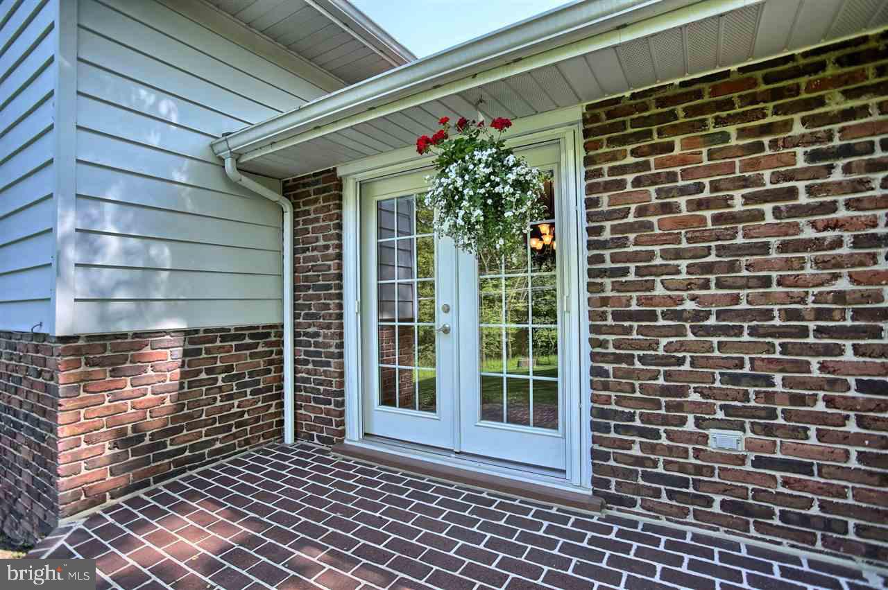 REIS ACRES ESTATES - Residential