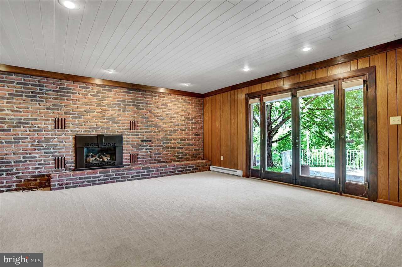 REIS ACRES ESTATES - Residential