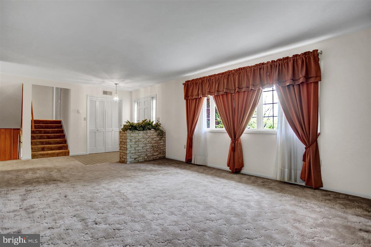 REIS ACRES ESTATES - Residential