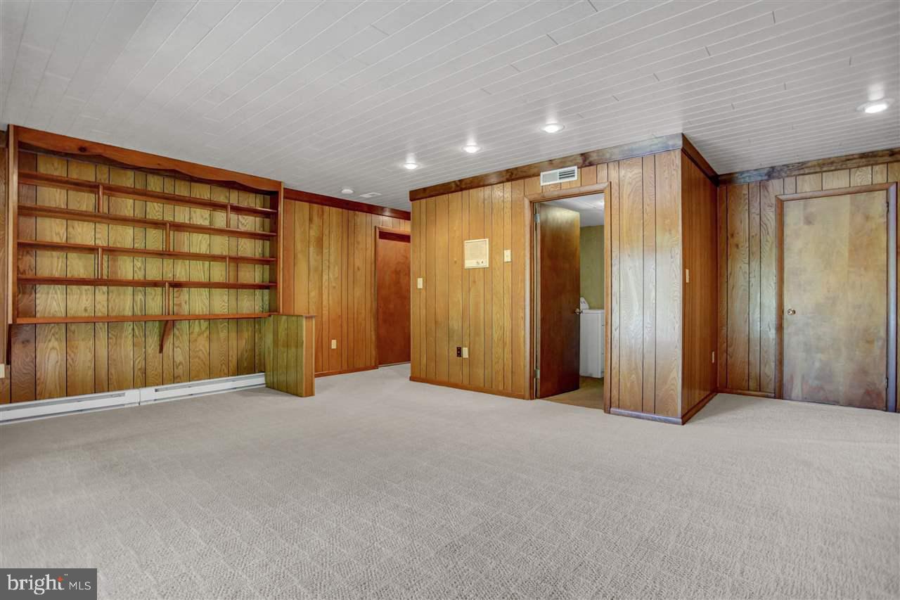 REIS ACRES ESTATES - Residential