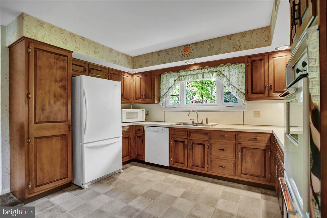 REIS ACRES ESTATES - Residential
