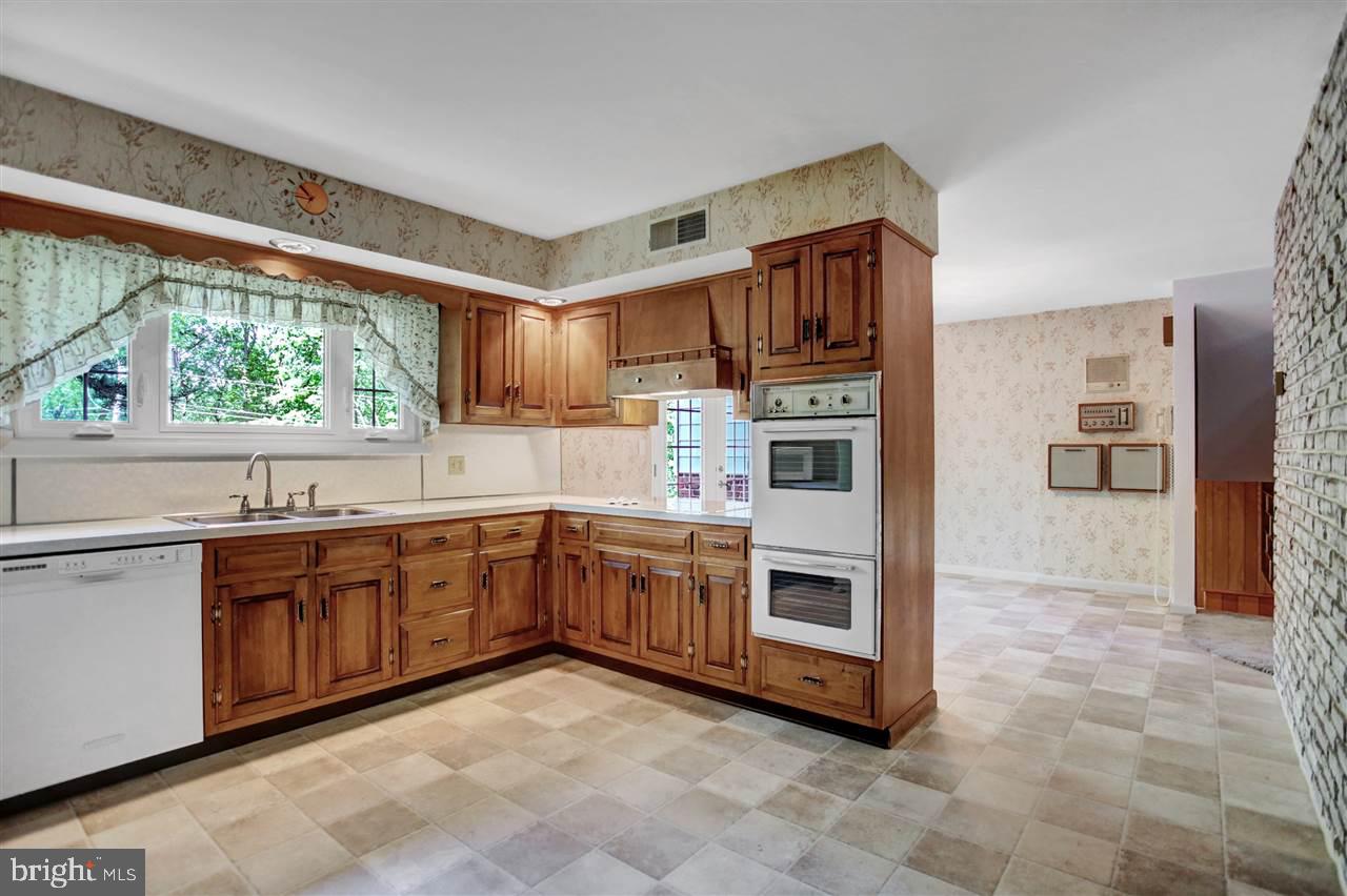 REIS ACRES ESTATES - Residential