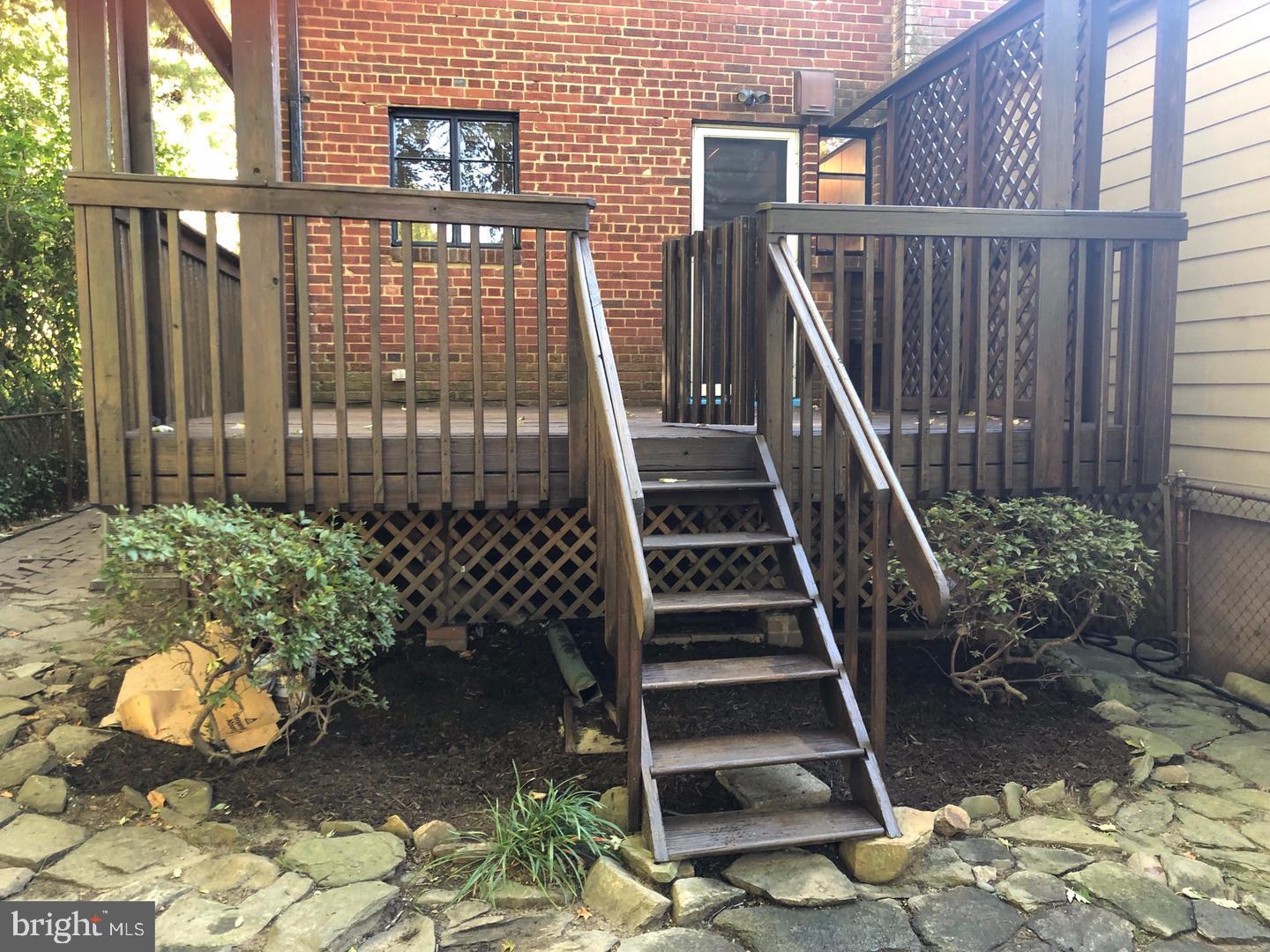 ROSEMONT - Residential Lease