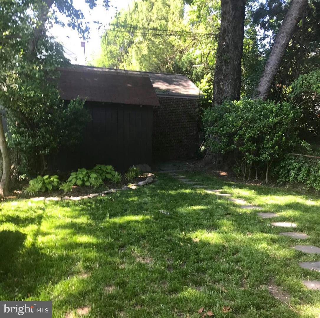 ROSEMONT - Residential Lease