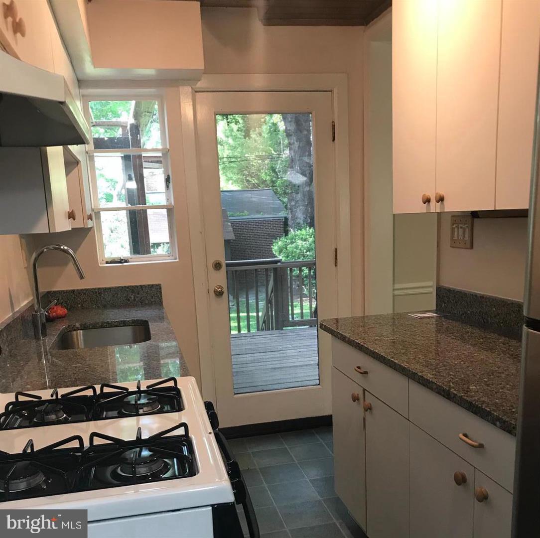 ROSEMONT - Residential Lease