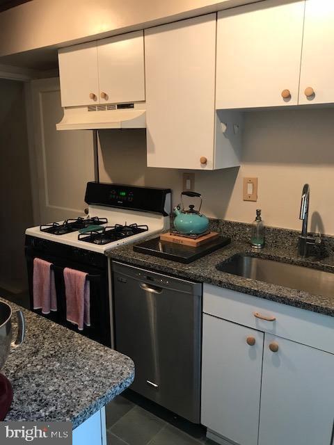 ROSEMONT - Residential Lease