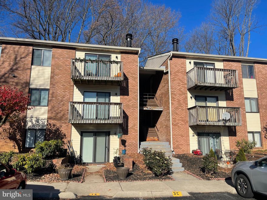 Amazing Havre De Grace location!! Bottom floor 2 bedroom 1 full bath condo! Cheaper than renting!!