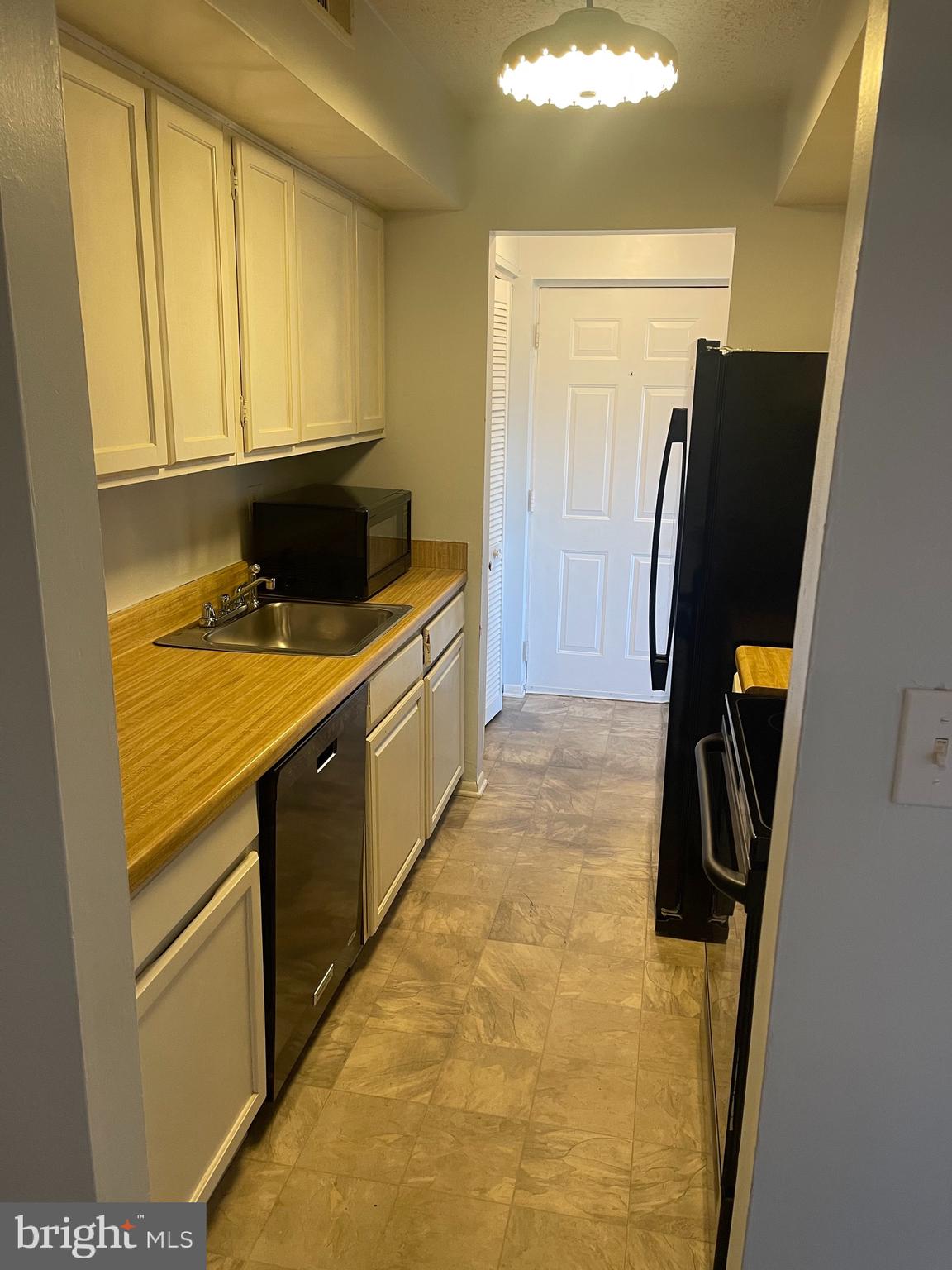 MEADOWVALE MANOR - Residential