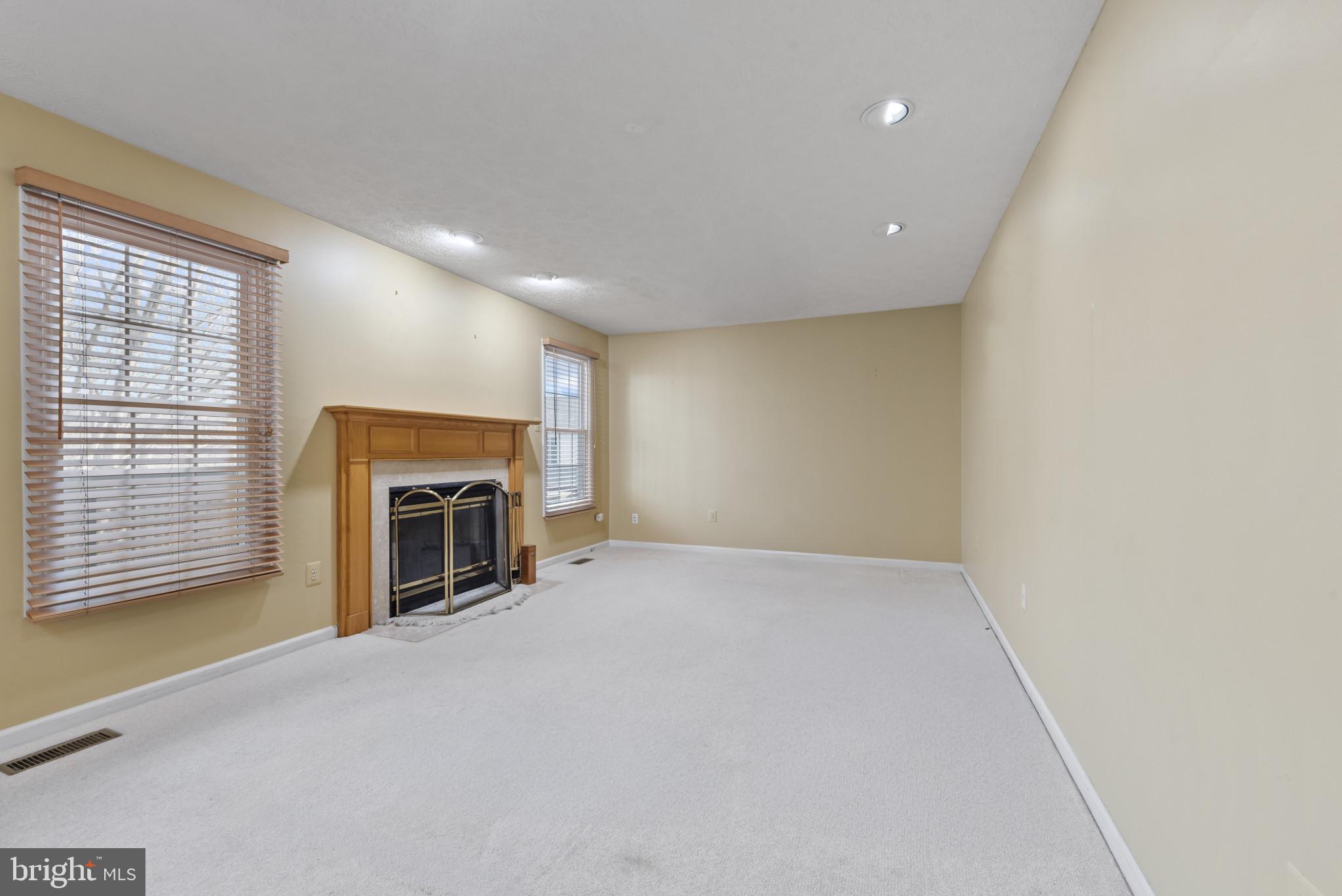 WORTHINGTON GLEN - Residential