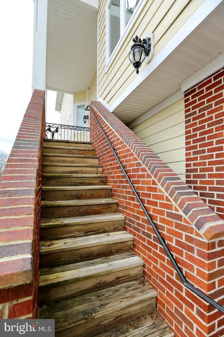 CENTENNIAL COMMONS - Residential Lease