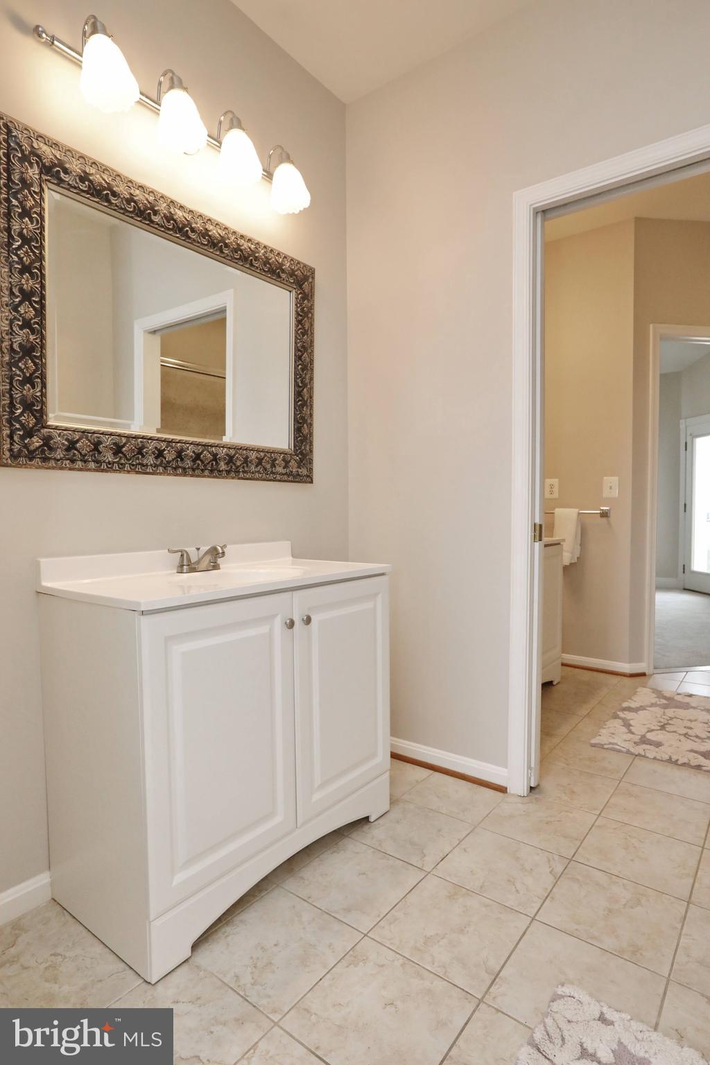 CENTENNIAL COMMONS - Residential Lease