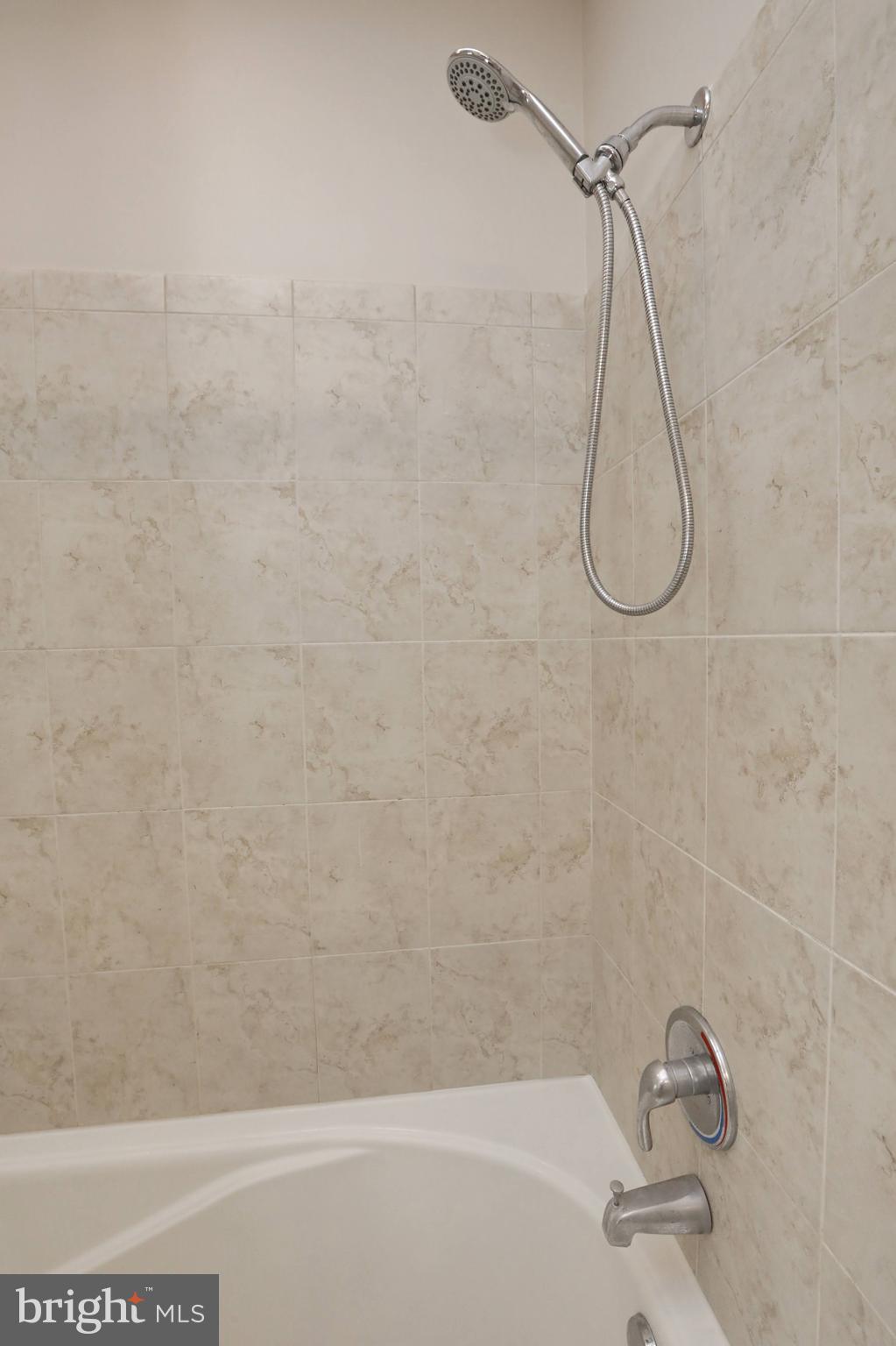 CENTENNIAL COMMONS - Residential Lease