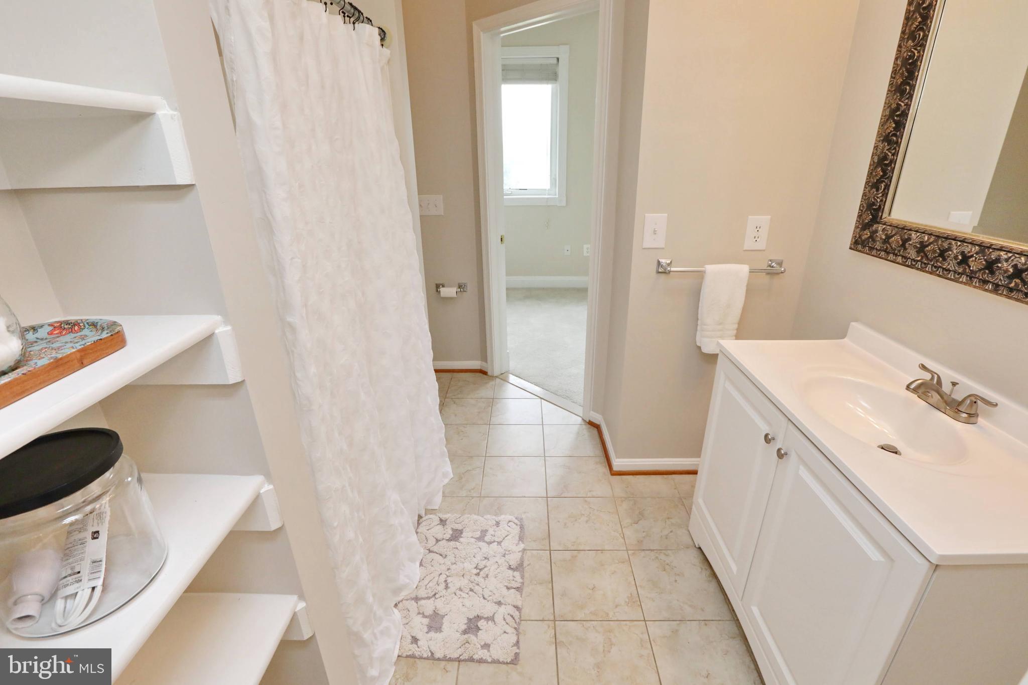 CENTENNIAL COMMONS - Residential Lease