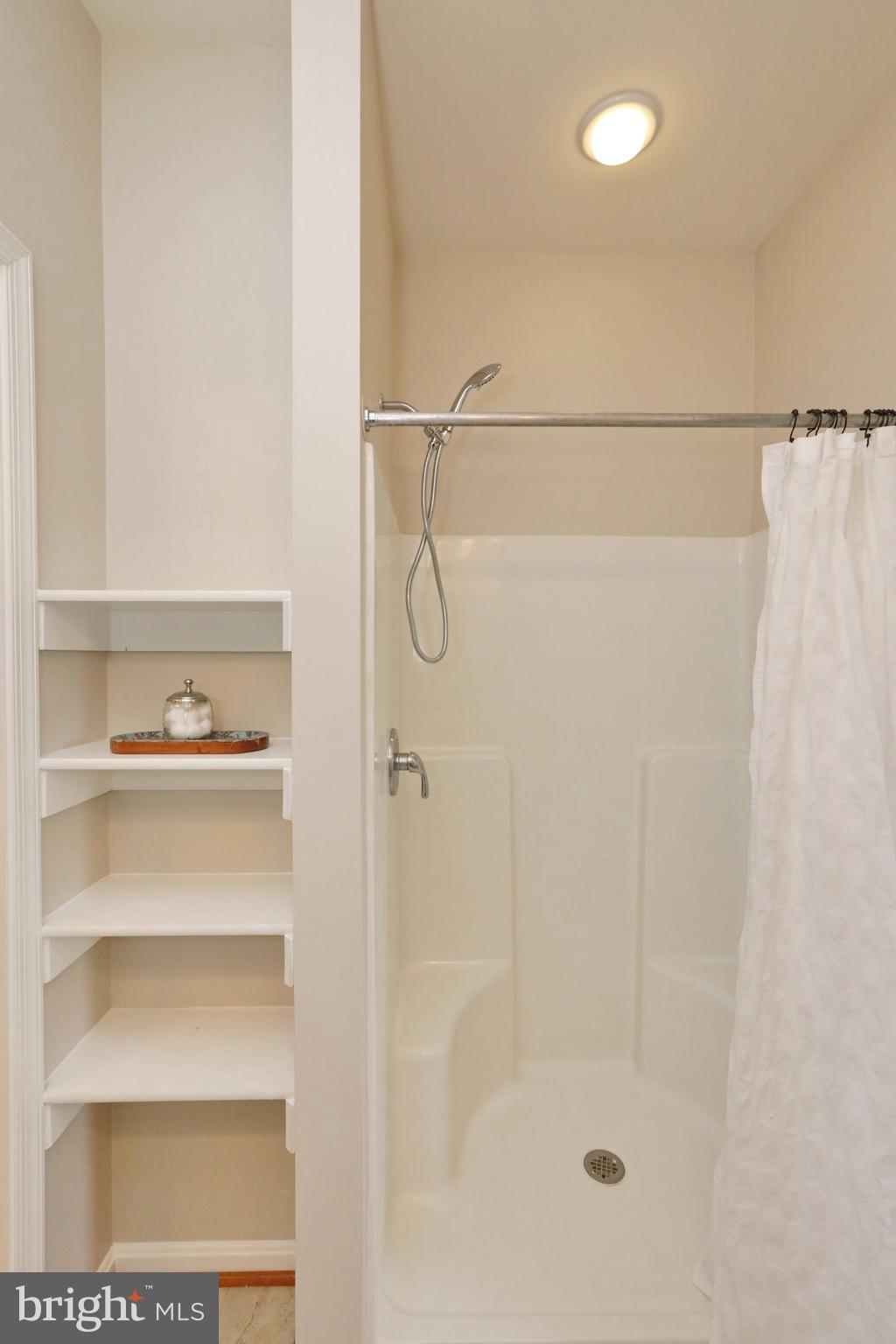 CENTENNIAL COMMONS - Residential Lease