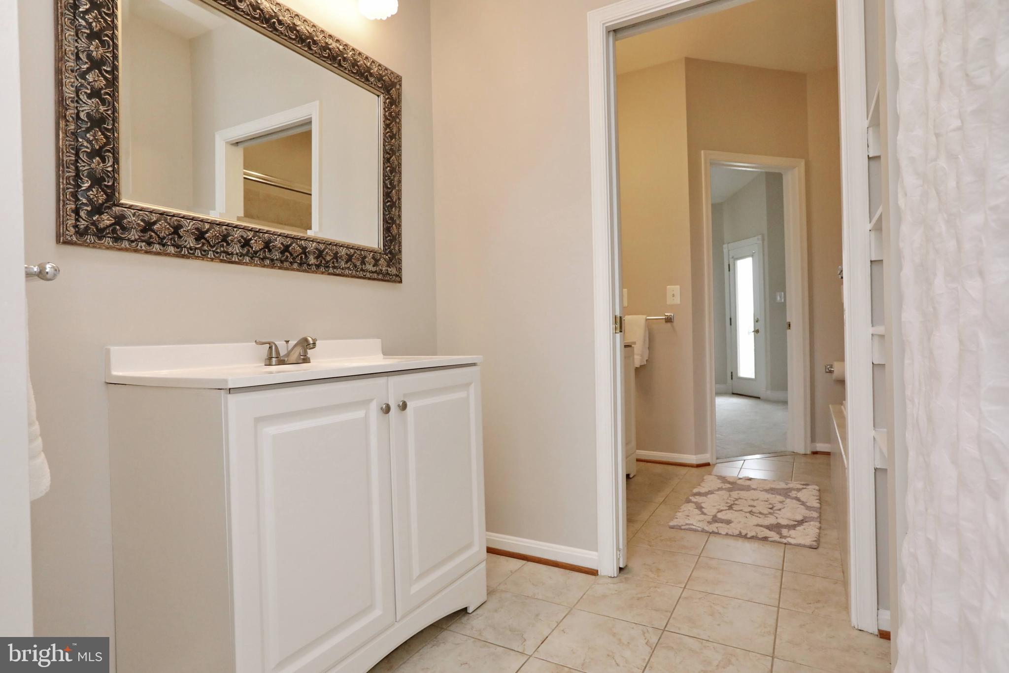 CENTENNIAL COMMONS - Residential Lease