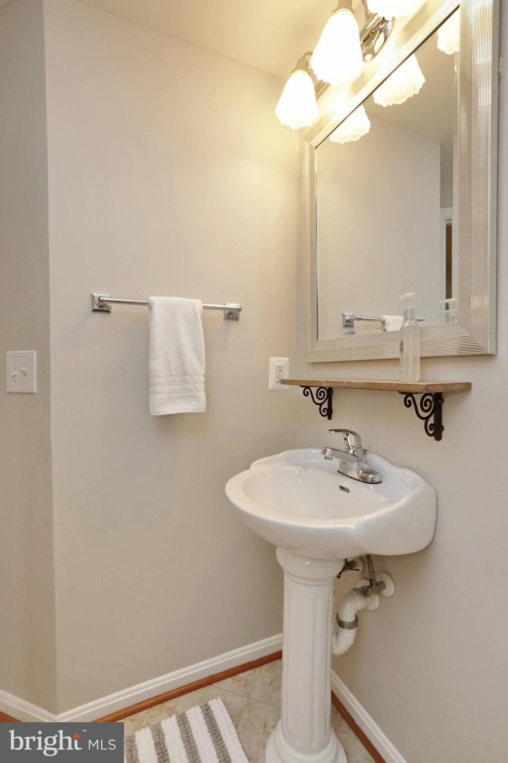 CENTENNIAL COMMONS - Residential Lease