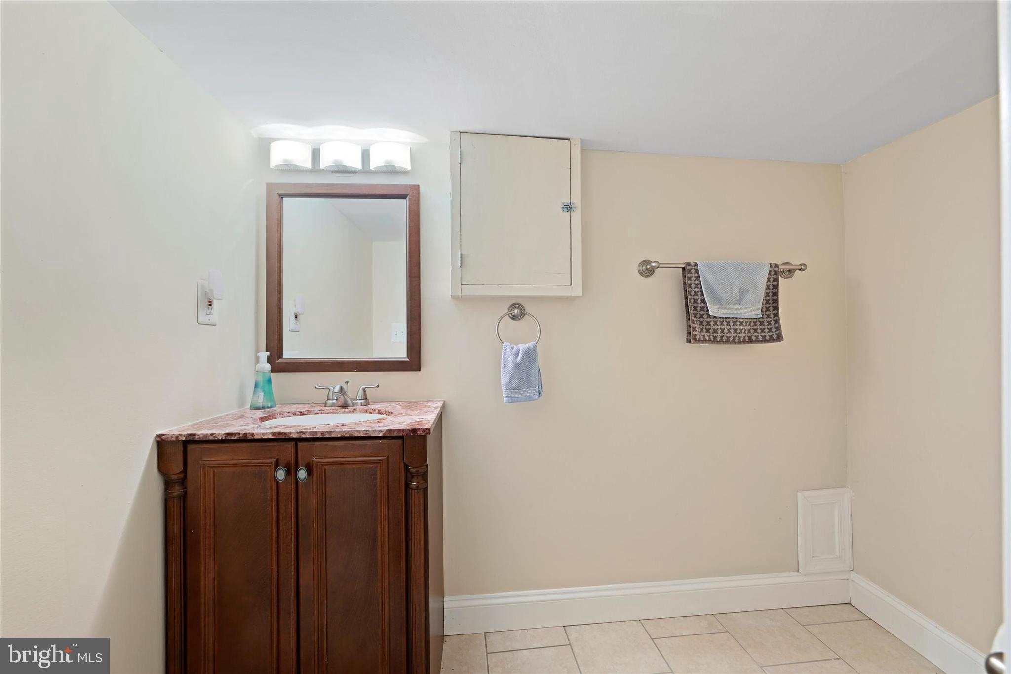 LAURAVILLE HISTORIC DISTRICT - Residential