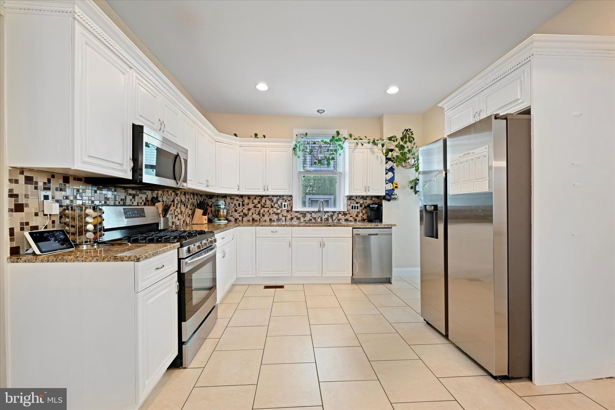 LAURAVILLE HISTORIC DISTRICT - Residential