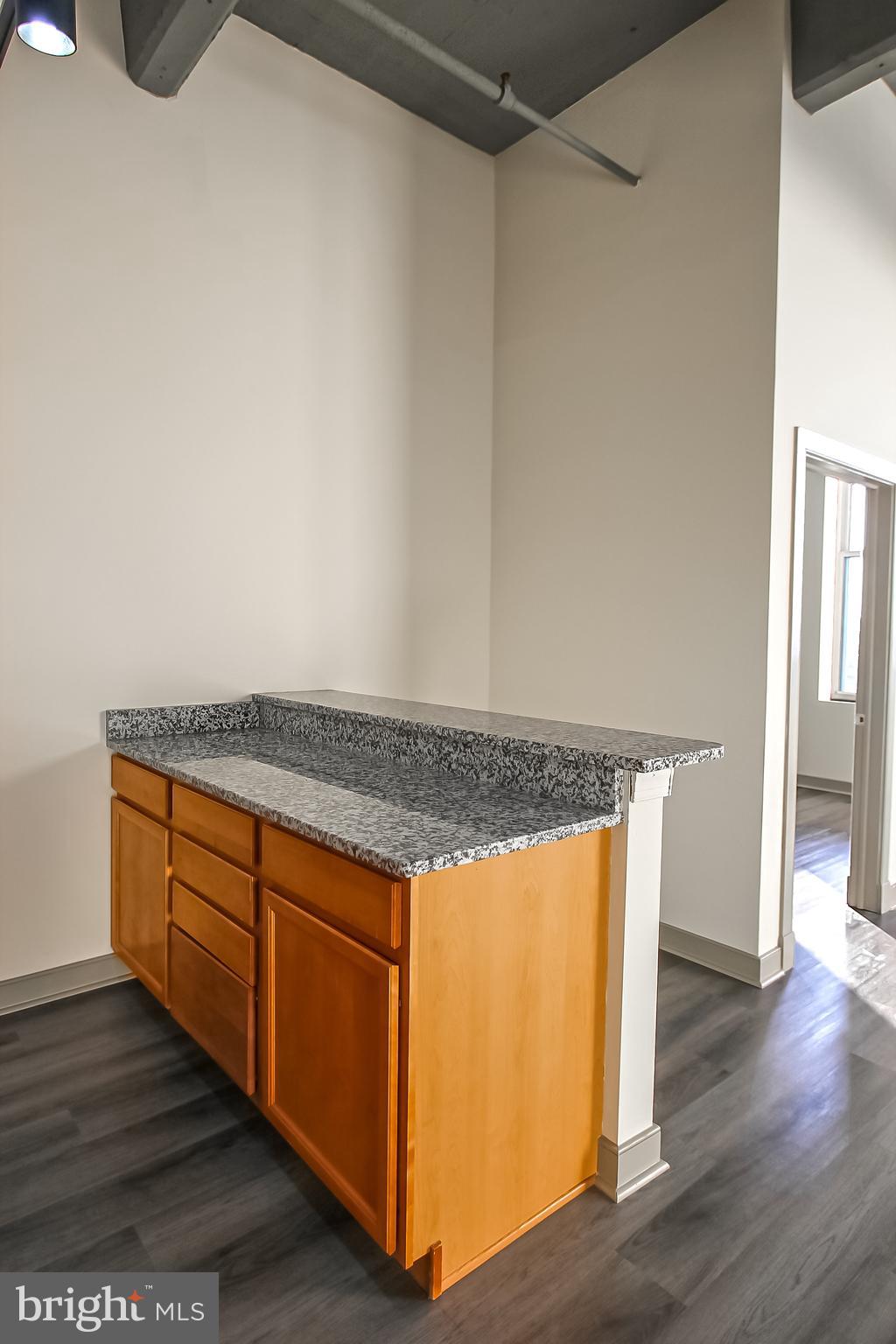 LOFT DISTRICT - Residential Lease