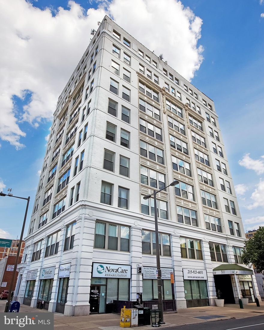 CITY LOFT with magnificent city views! This condominium is a must see with 14' ceiling heights and spectacular oversized windows which provide an abundance of light and fantastic city views, wood grain laminate floors for easy care and maintenance, open kitchen with breakfast bar and beautiful granite countertops. Washer/Dryer in unit and individual securable storage unit on lower level. Easy access to 1-76 and 1-95 as well as public transportation. Close to restaurants, shopping, parks and museums. Pets are allowed with Owner's consent, if approved a one-time non-refundable pet deposit will be due at Lease signing in the amount of $300.00.