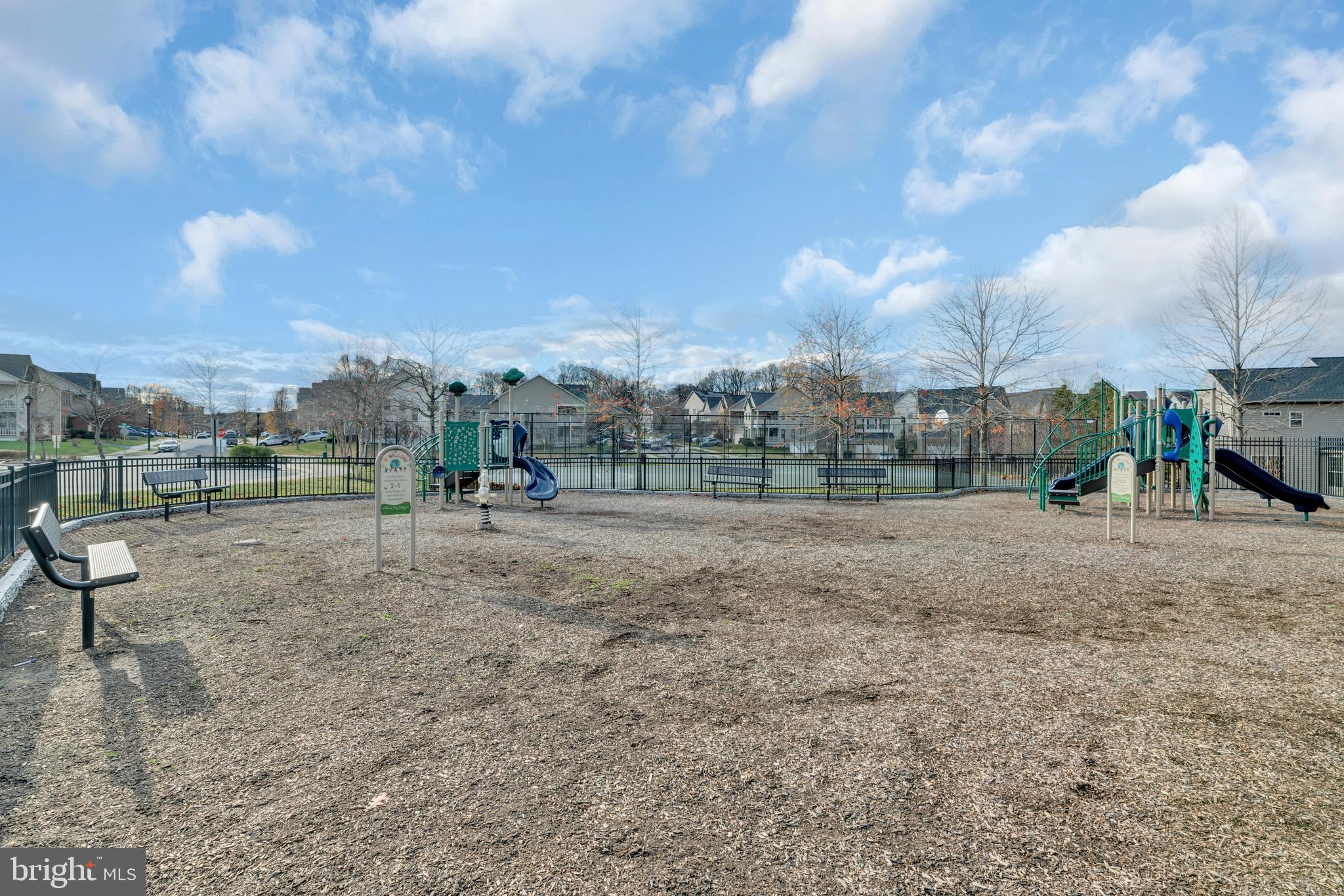 WOODMORE TOWNE CENTRE - Residential