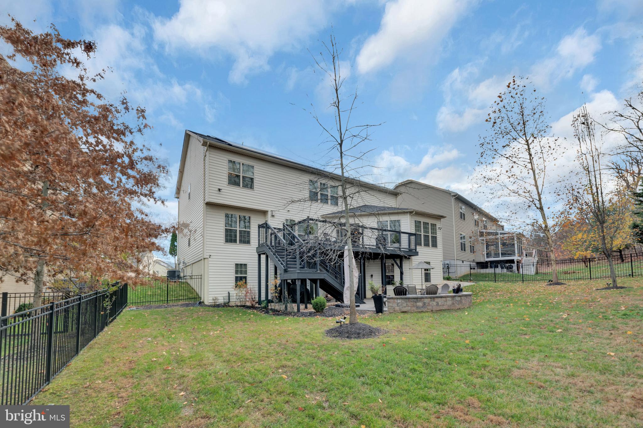 WOODMORE TOWNE CENTRE - Residential