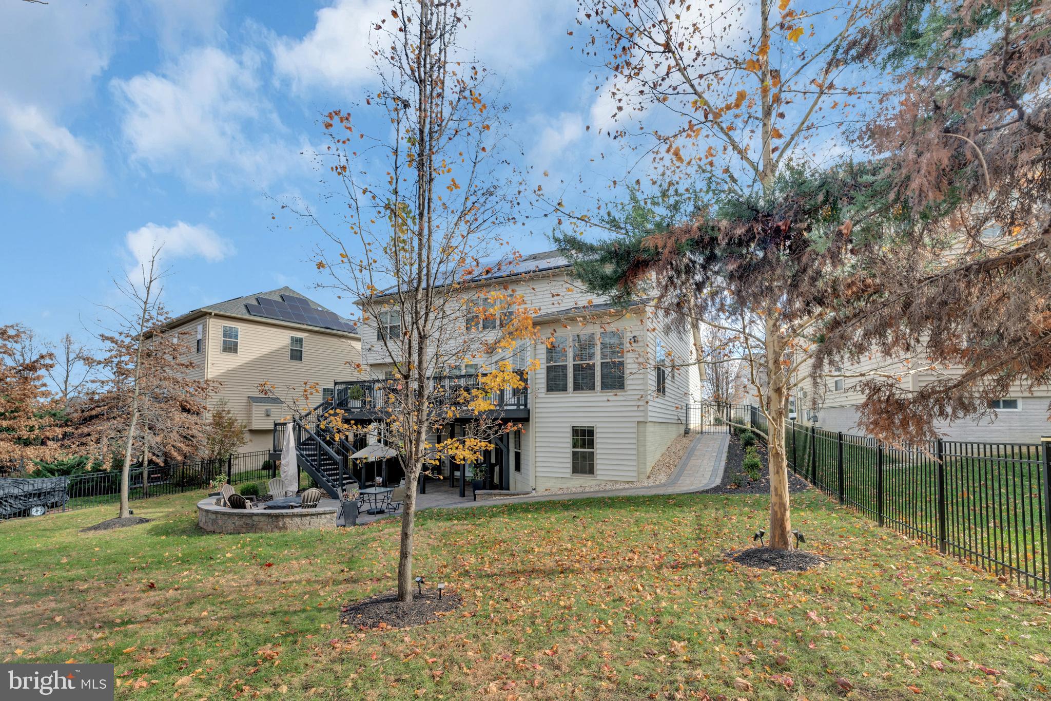 WOODMORE TOWNE CENTRE - Residential