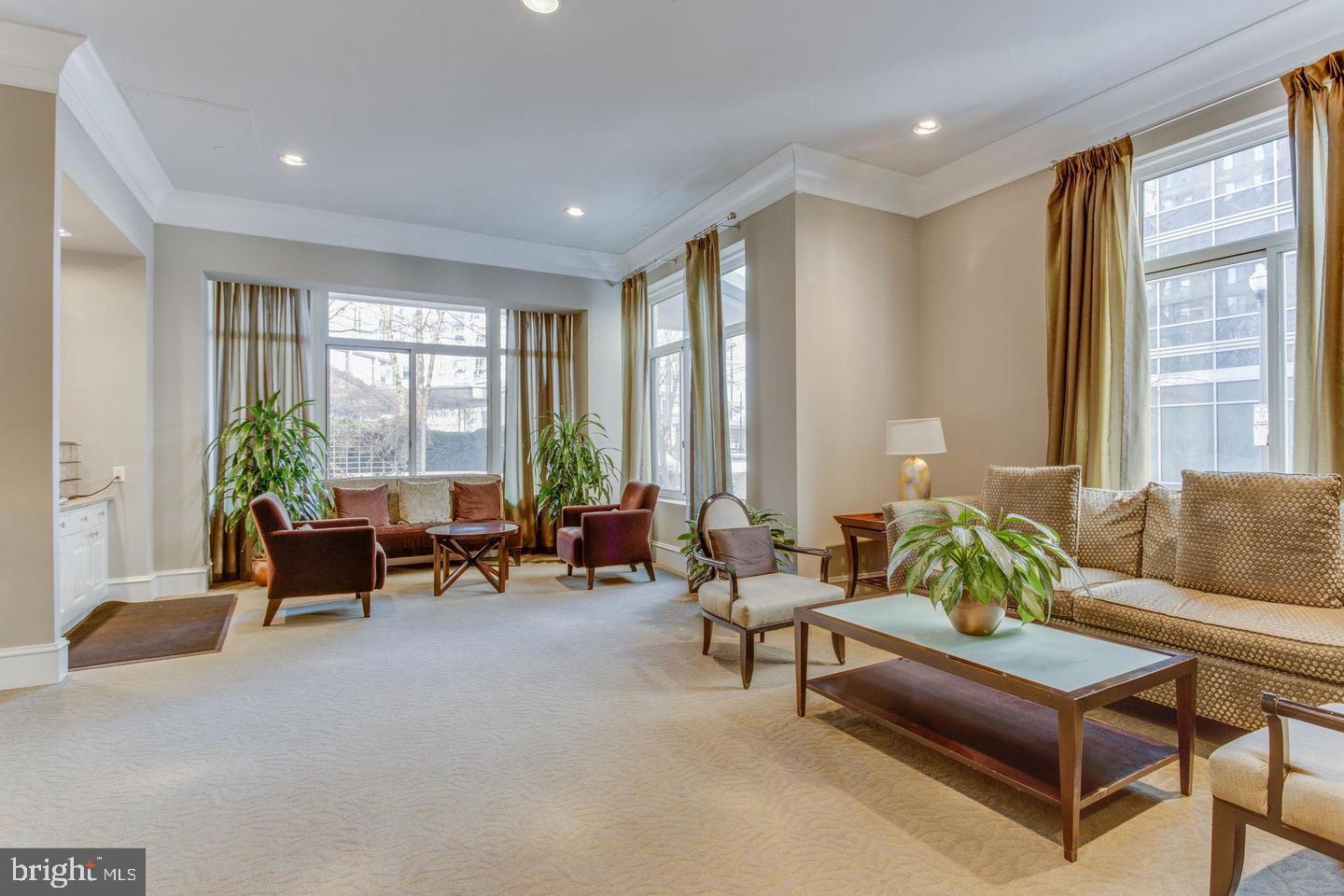 851 N GLEBE ROAD 714